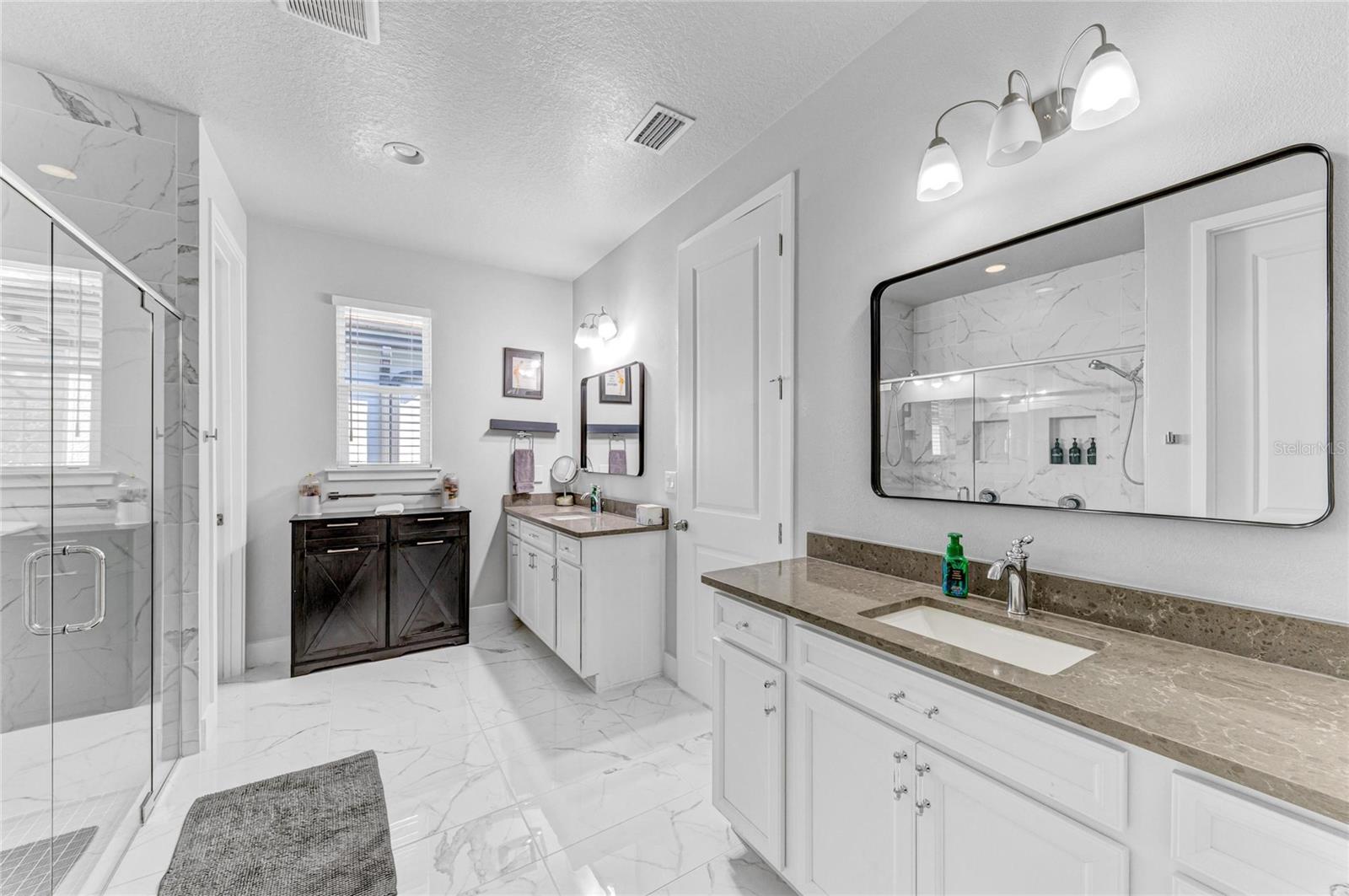 Image 26 of 62 For 5632 Long Shore Loop