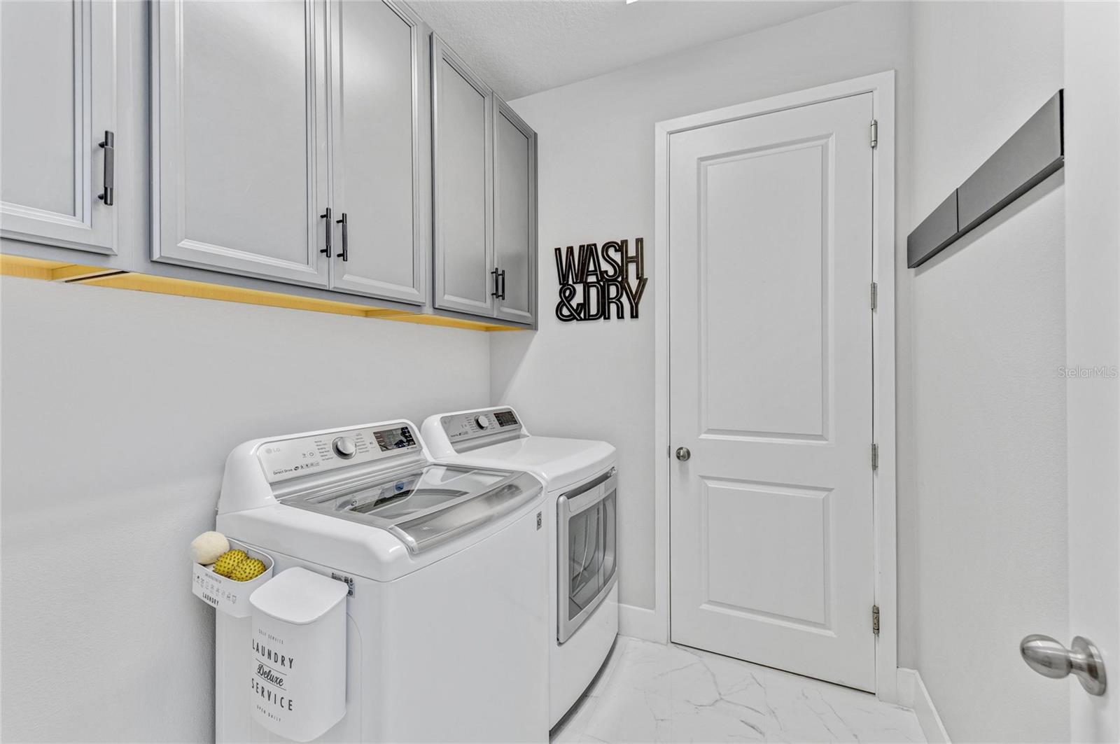 Image 36 of 62 For 5632 Long Shore Loop