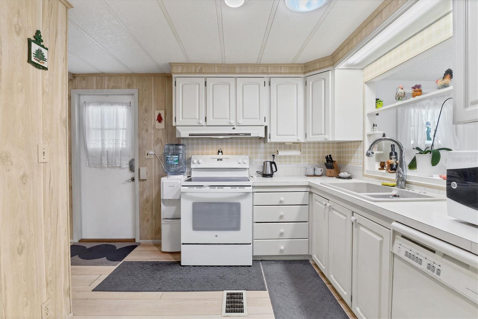 Image 12 of 46 For 4532 12th Street Court E