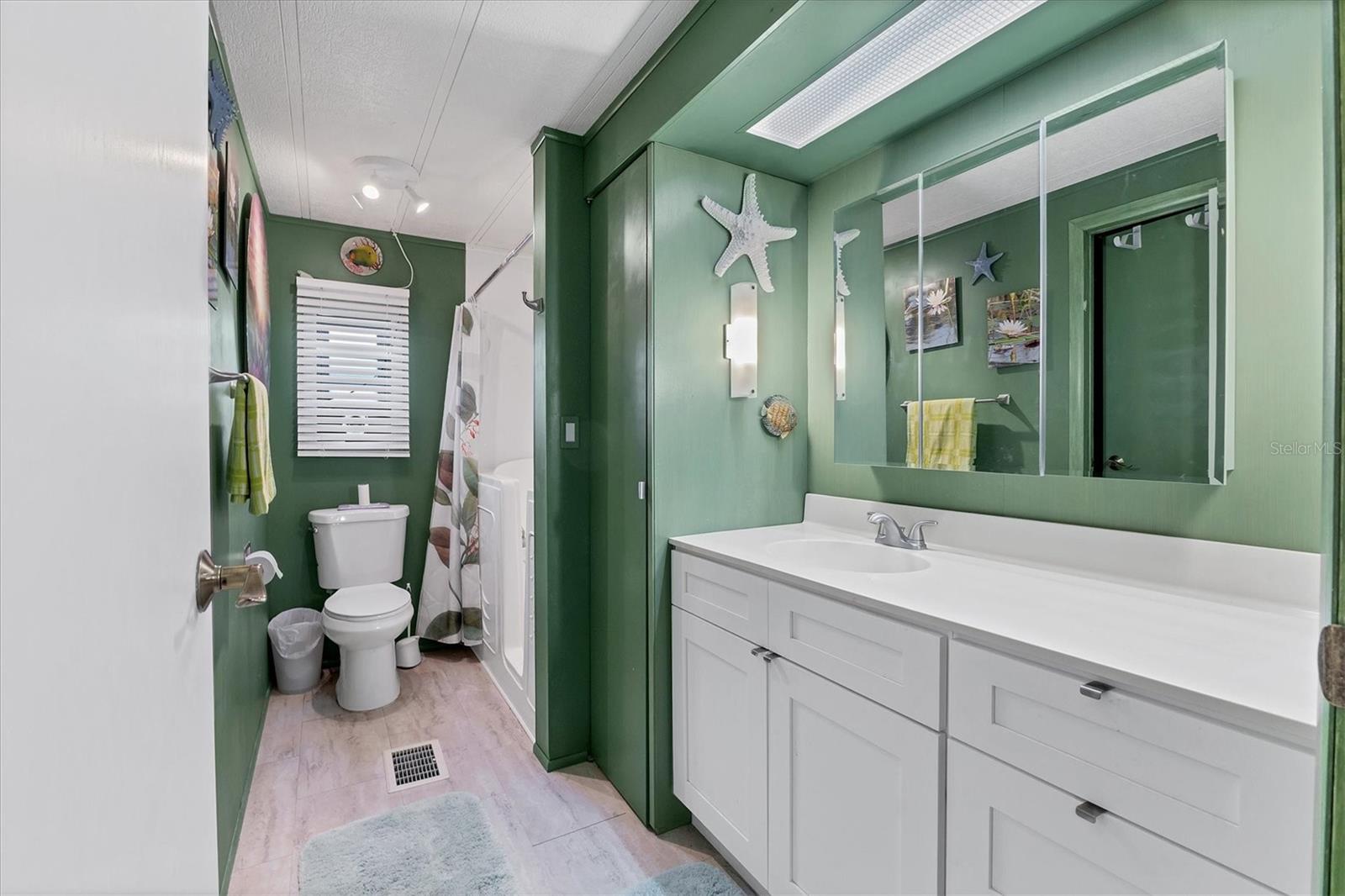 Image 17 of 46 For 4532 12th Street Court E