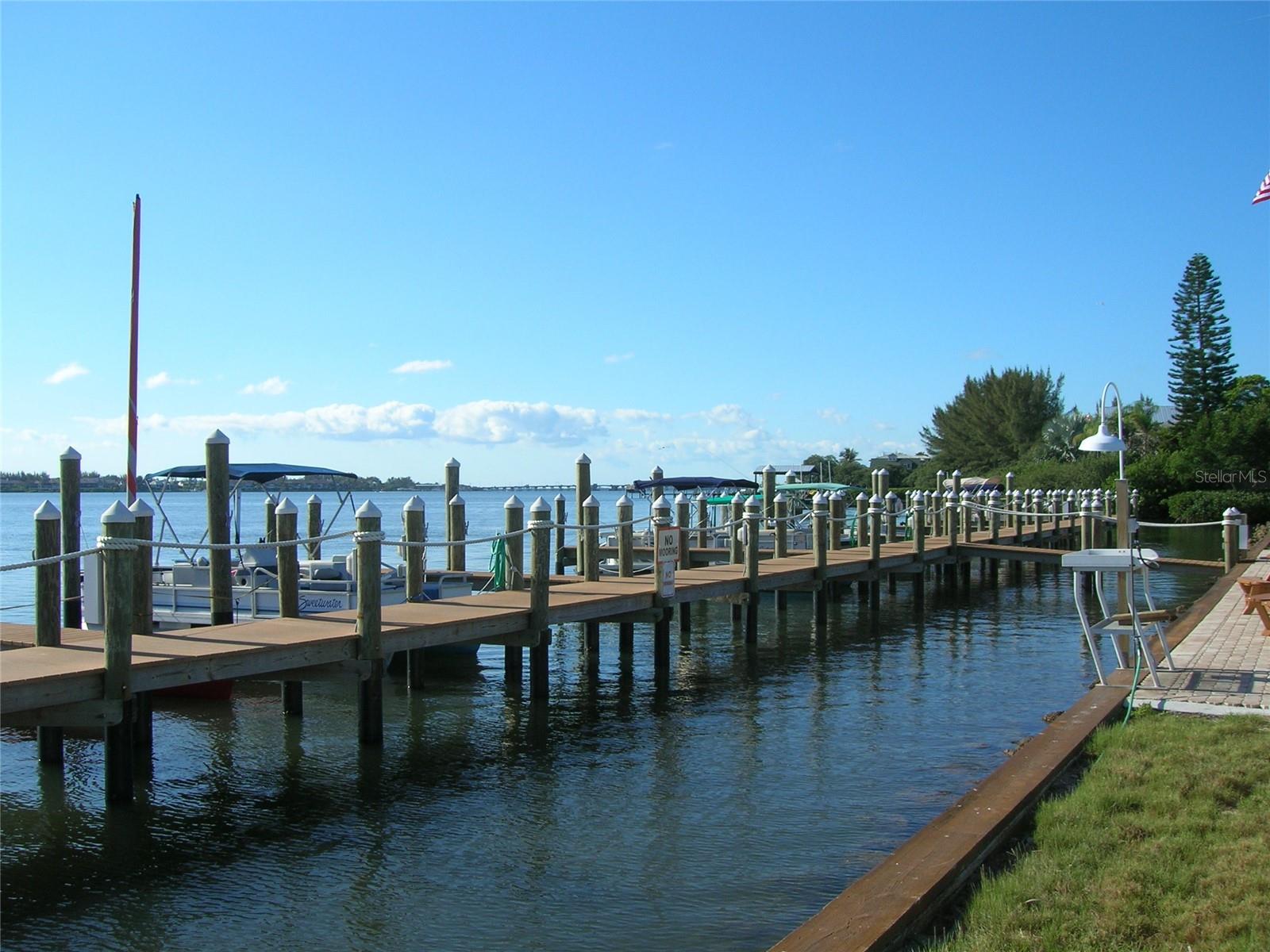 Image 26 of 30 For 2601 Gulf Drive N 611