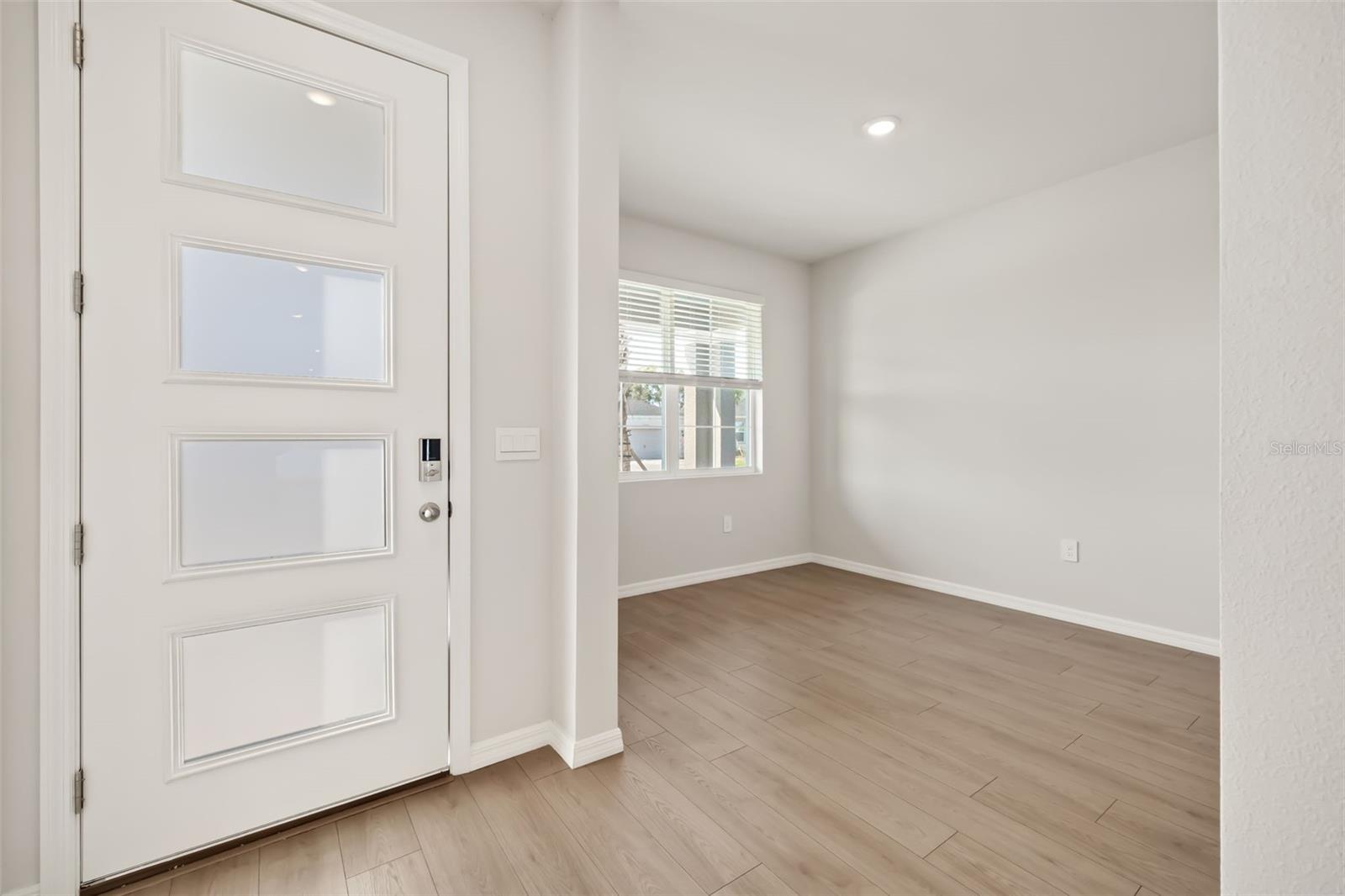 Image 11 of 40 For 17107 James Trail