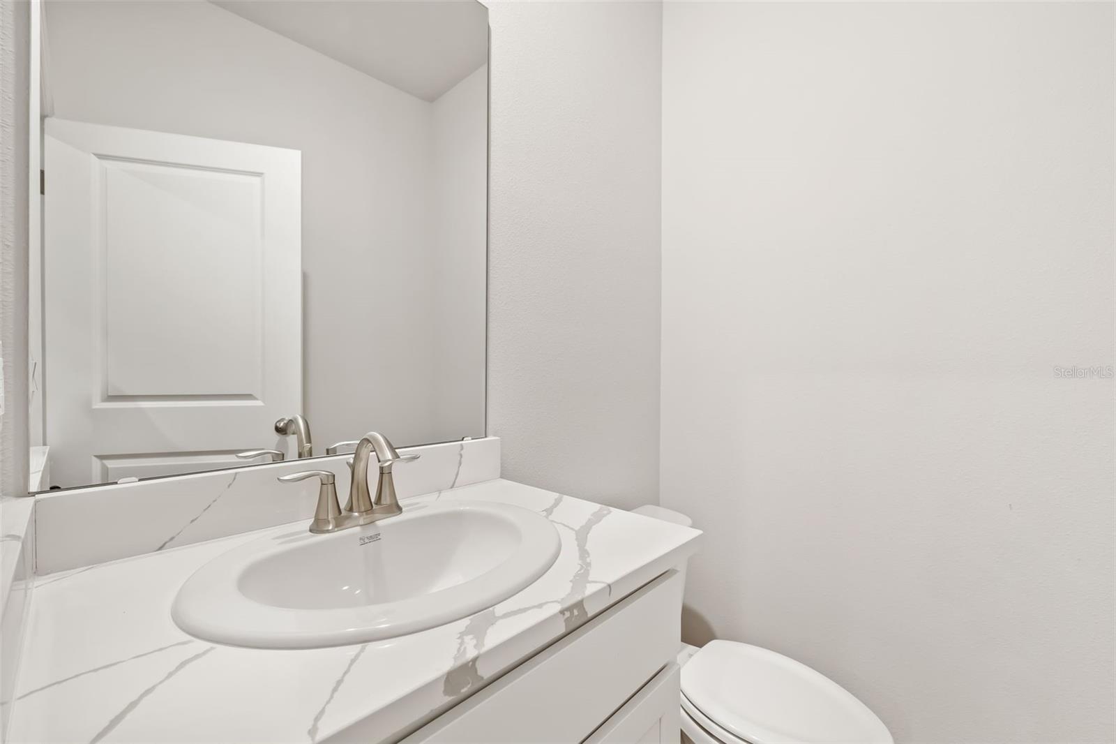 Image 17 of 40 For 17107 James Trail