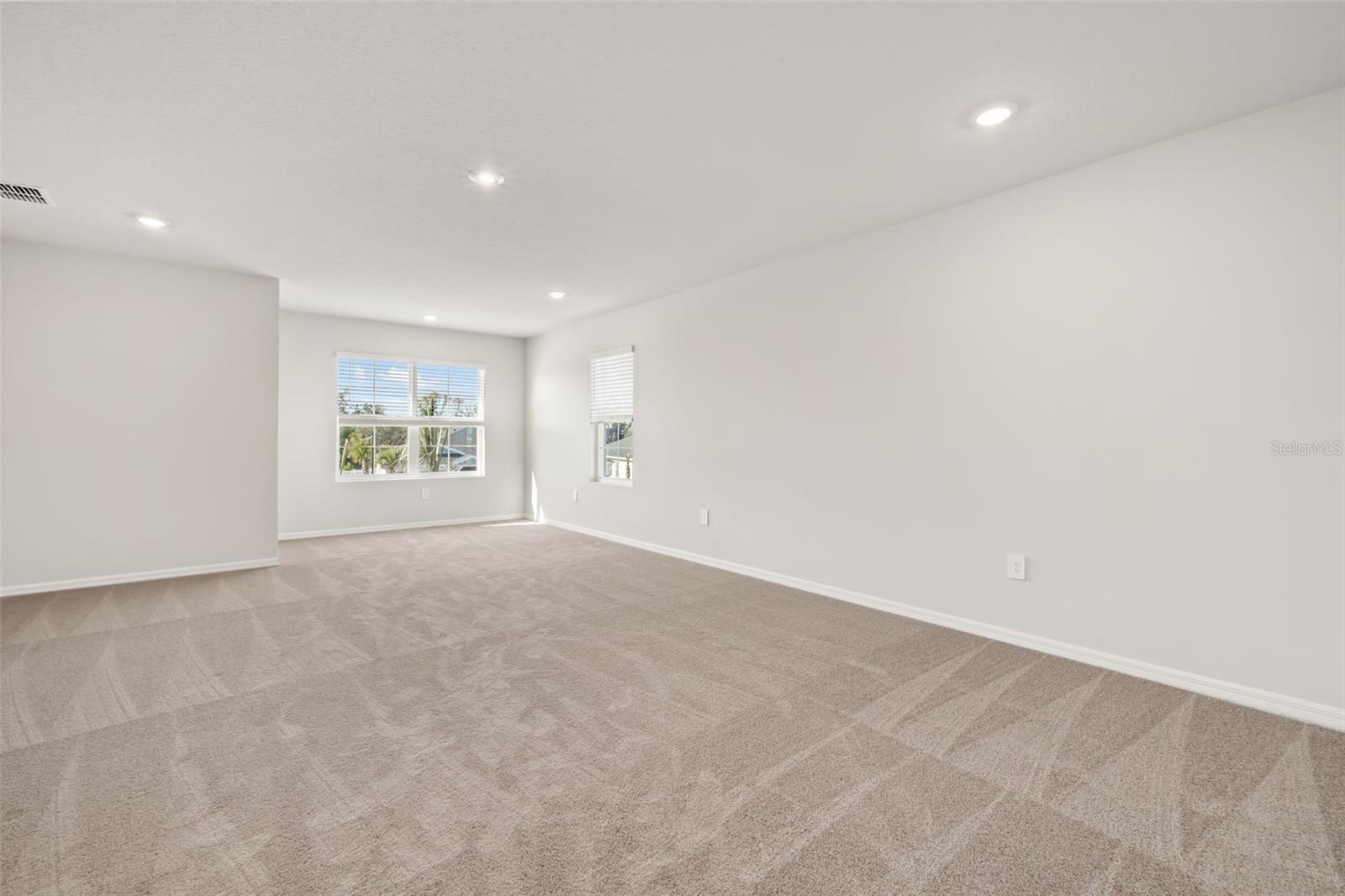 Image 18 of 40 For 17107 James Trail