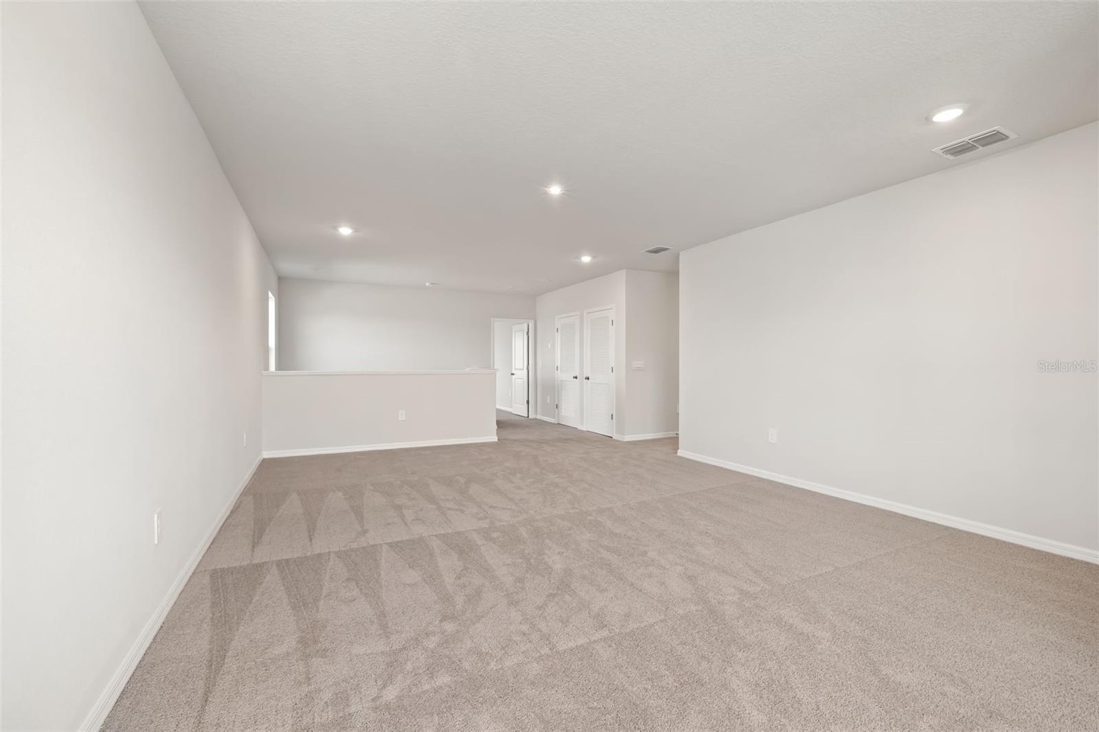 Image 19 of 40 For 17107 James Trail