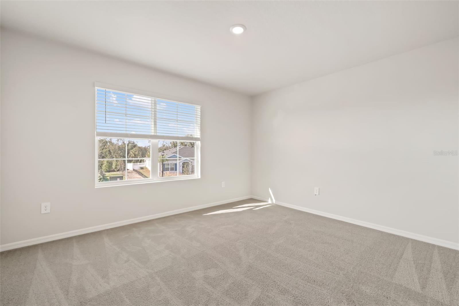 Image 21 of 40 For 17107 James Trail