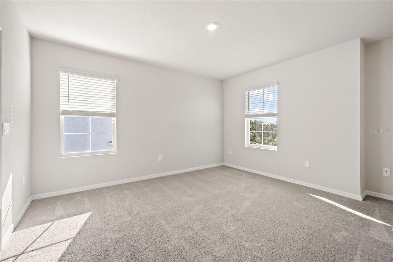 Image 23 of 40 For 17107 James Trail