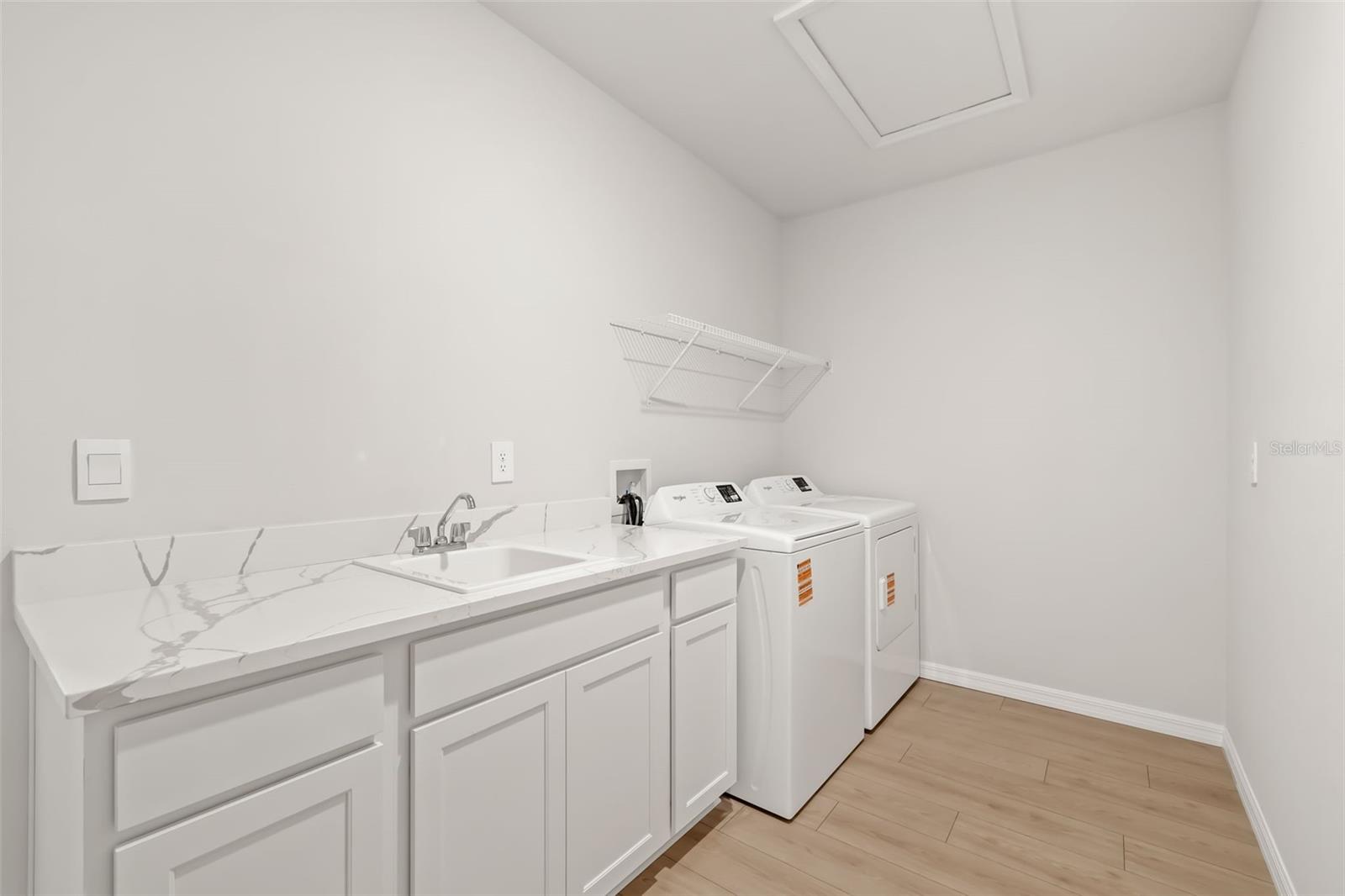 Image 26 of 40 For 17107 James Trail