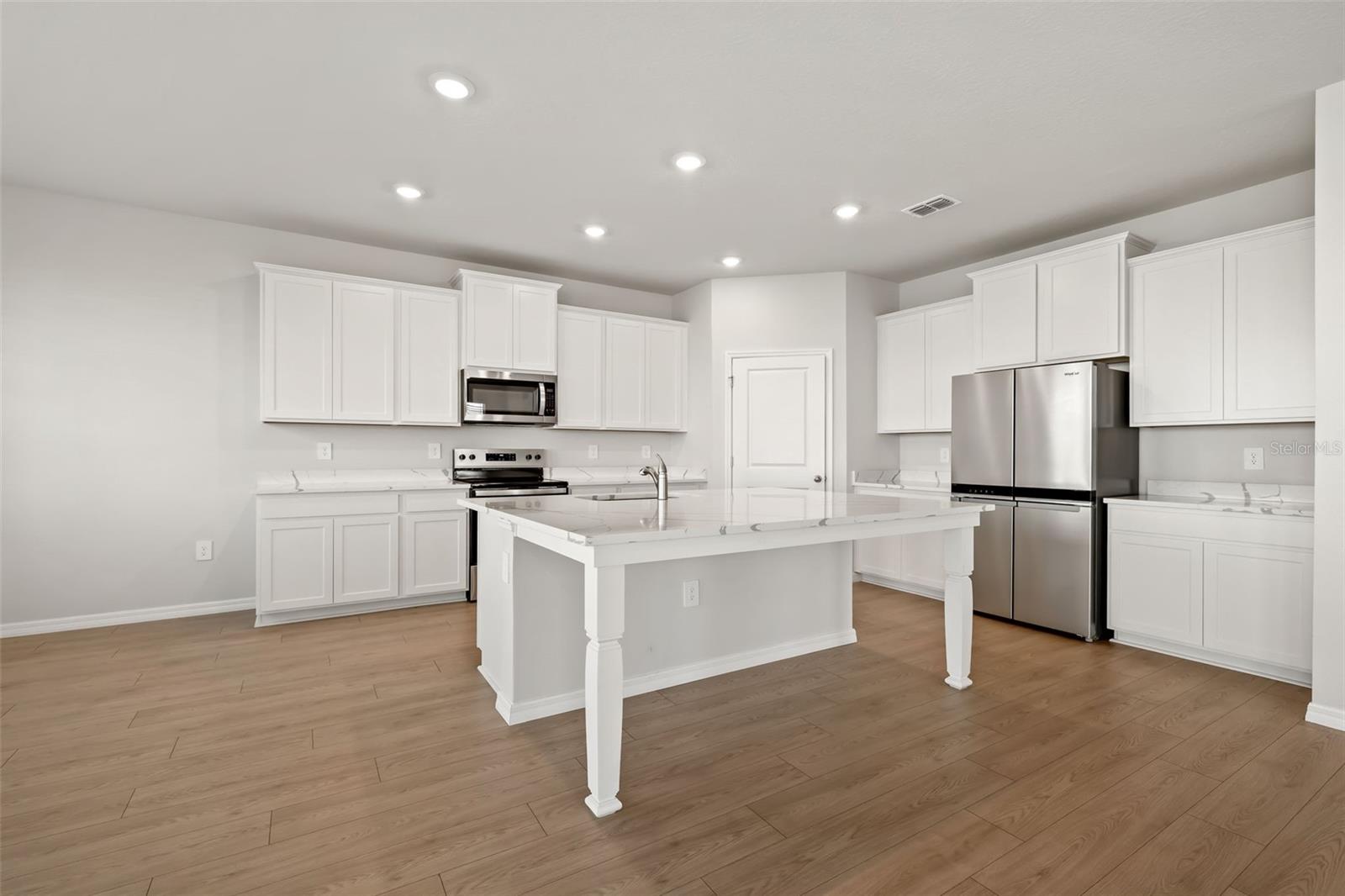 Image 35 of 40 For 17107 James Trail