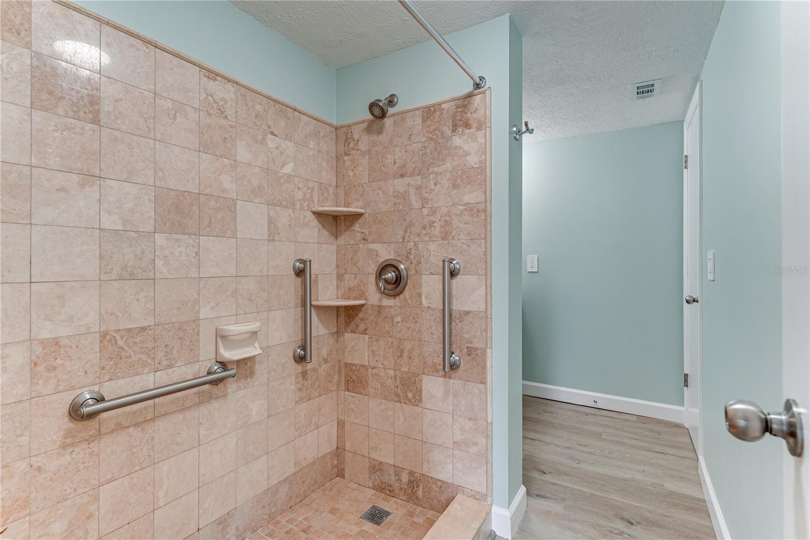 Image 4 of 29 For 4242 Heron Way B323