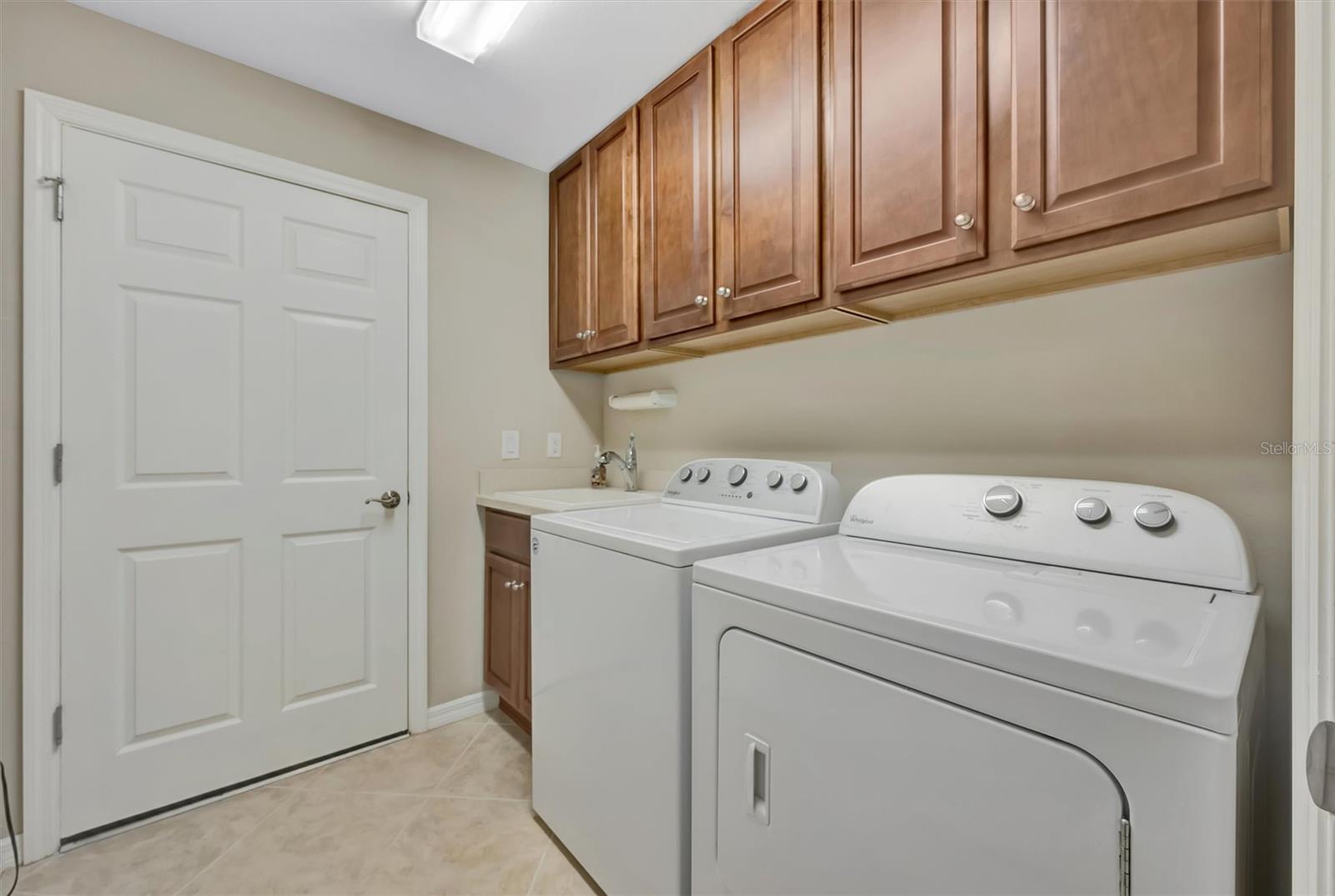 Image 32 of 83 For 1005 Riverscape Street