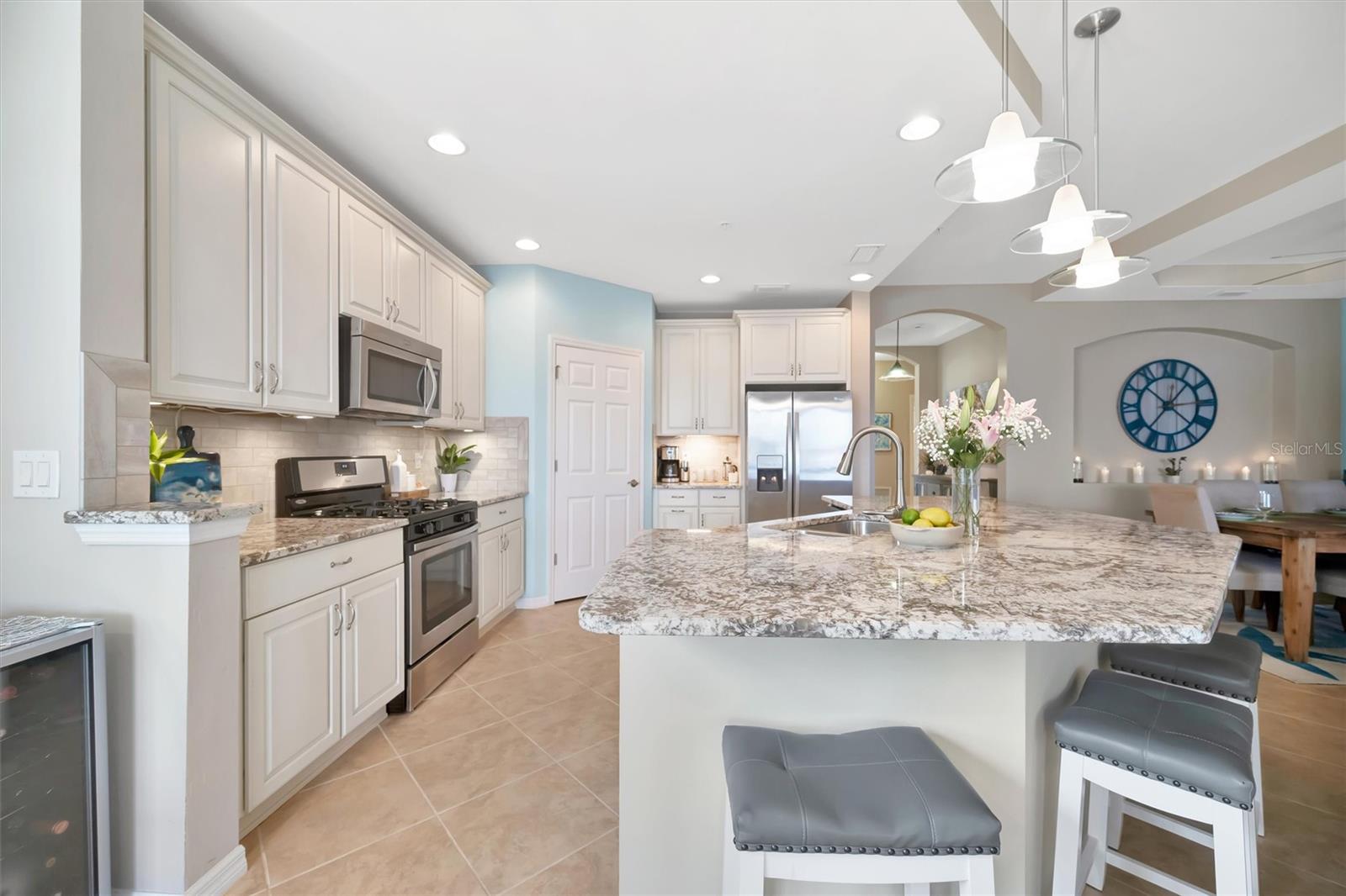 Image 39 of 83 For 1005 Riverscape Street