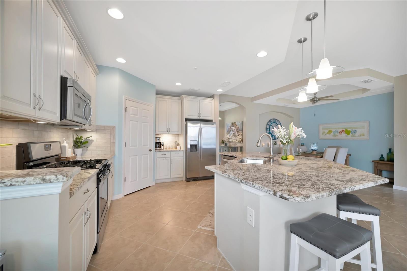 Image 40 of 83 For 1005 Riverscape Street