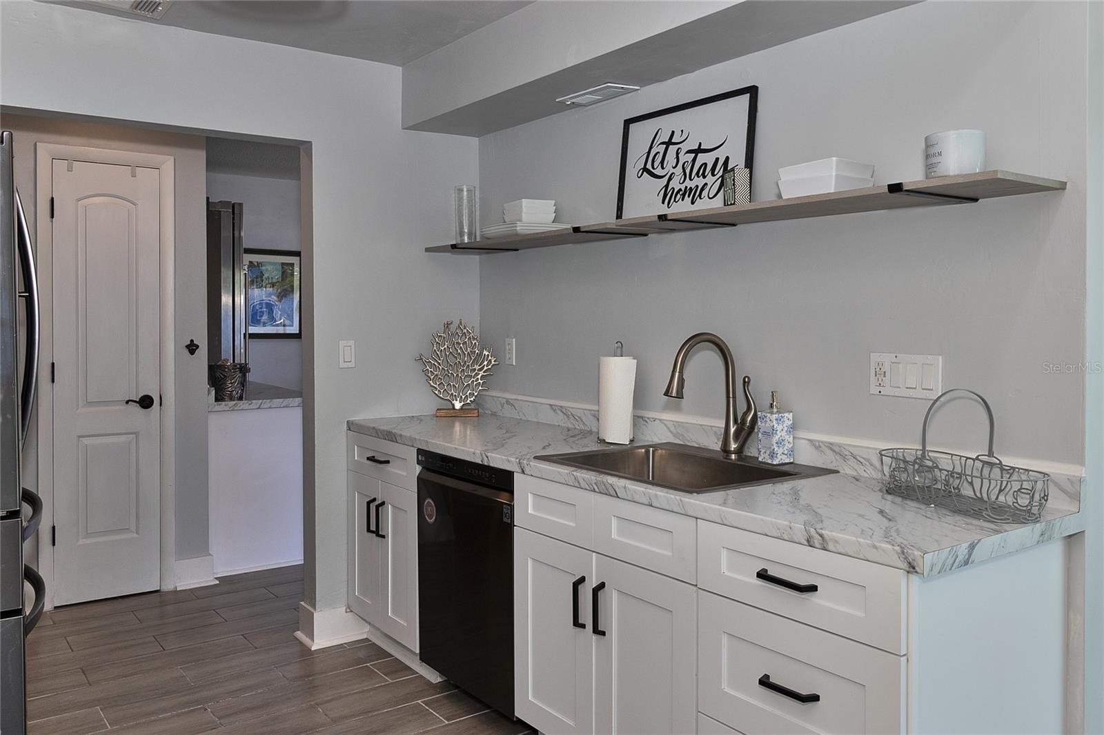 Image 14 of 38 For 2376 Armour Drive