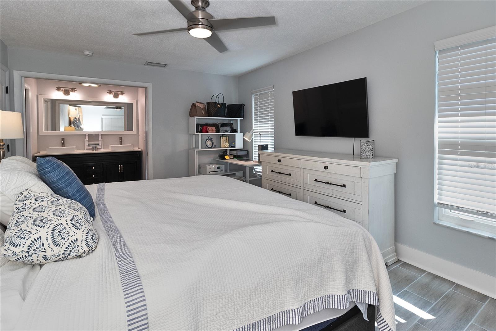 Image 16 of 38 For 2376 Armour Drive