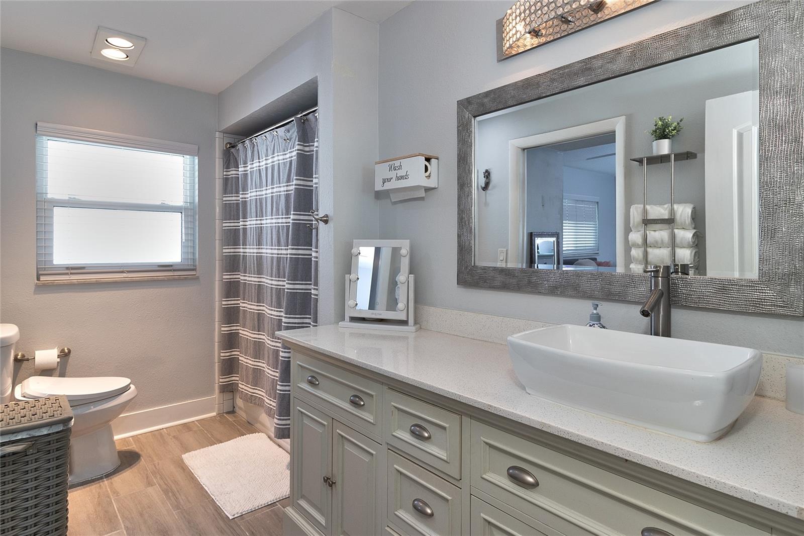 Image 24 of 38 For 2376 Armour Drive