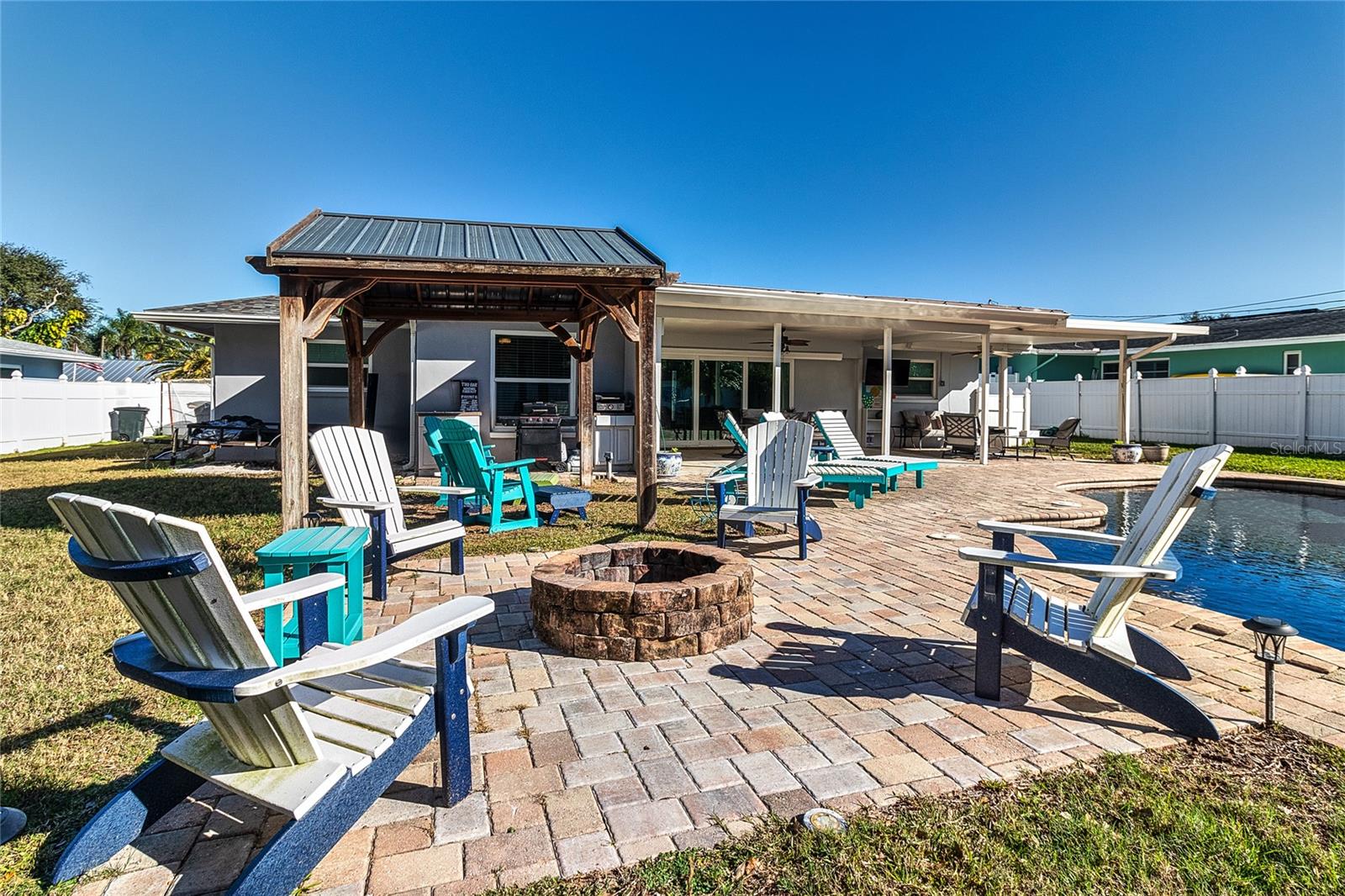 Image 28 of 38 For 2376 Armour Drive