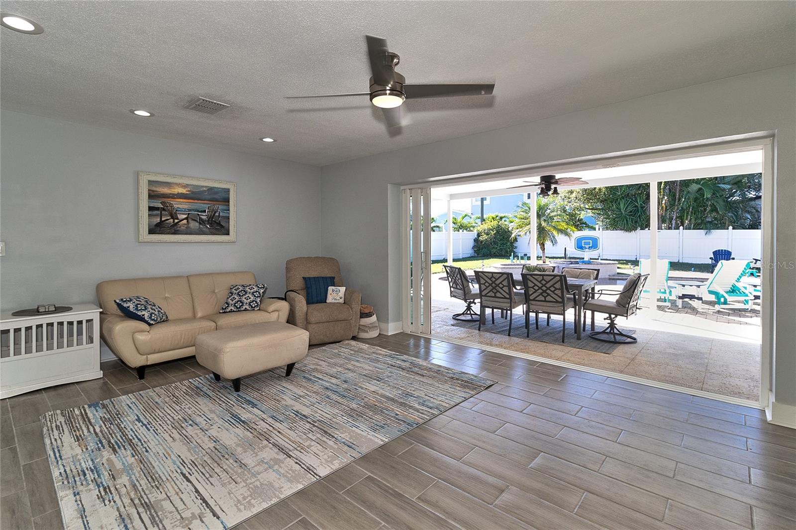 Image 6 of 38 For 2376 Armour Drive