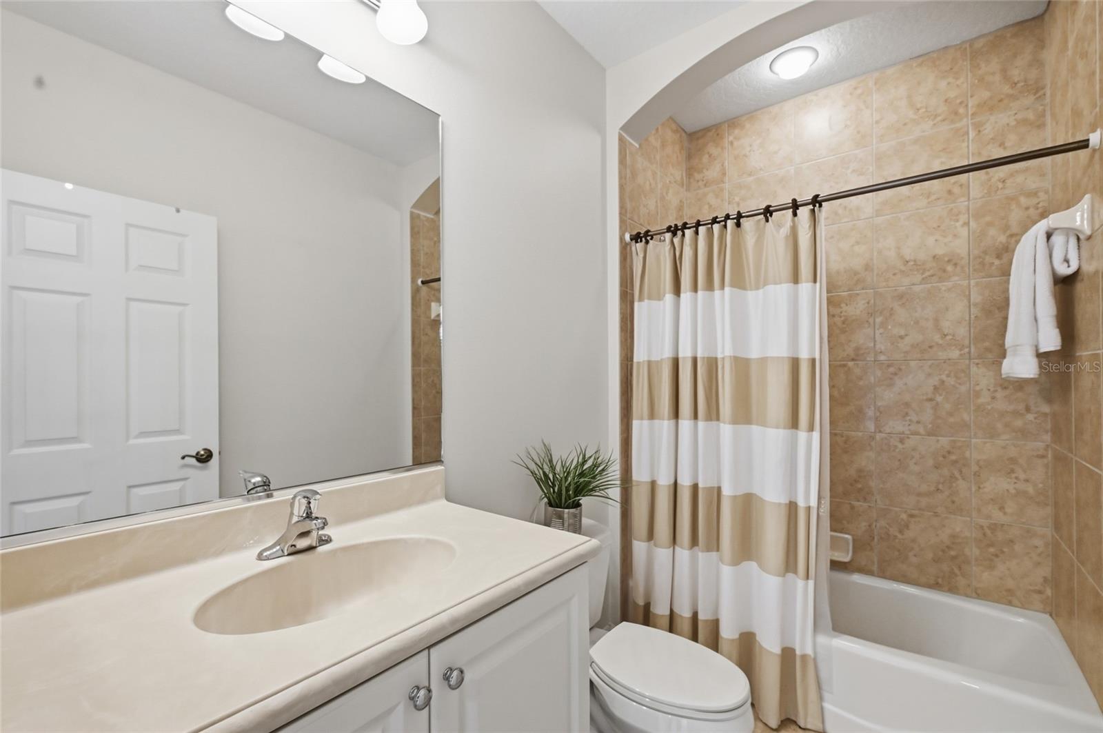 Image 36 of 47 For 7244 Orchid Island Place