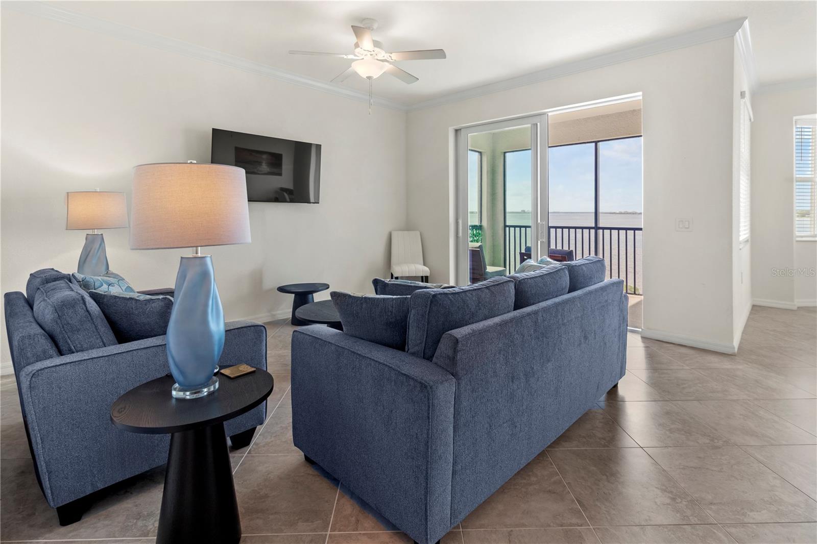 Image 21 of 77 For 1030 Tidewater Shores Loop 401