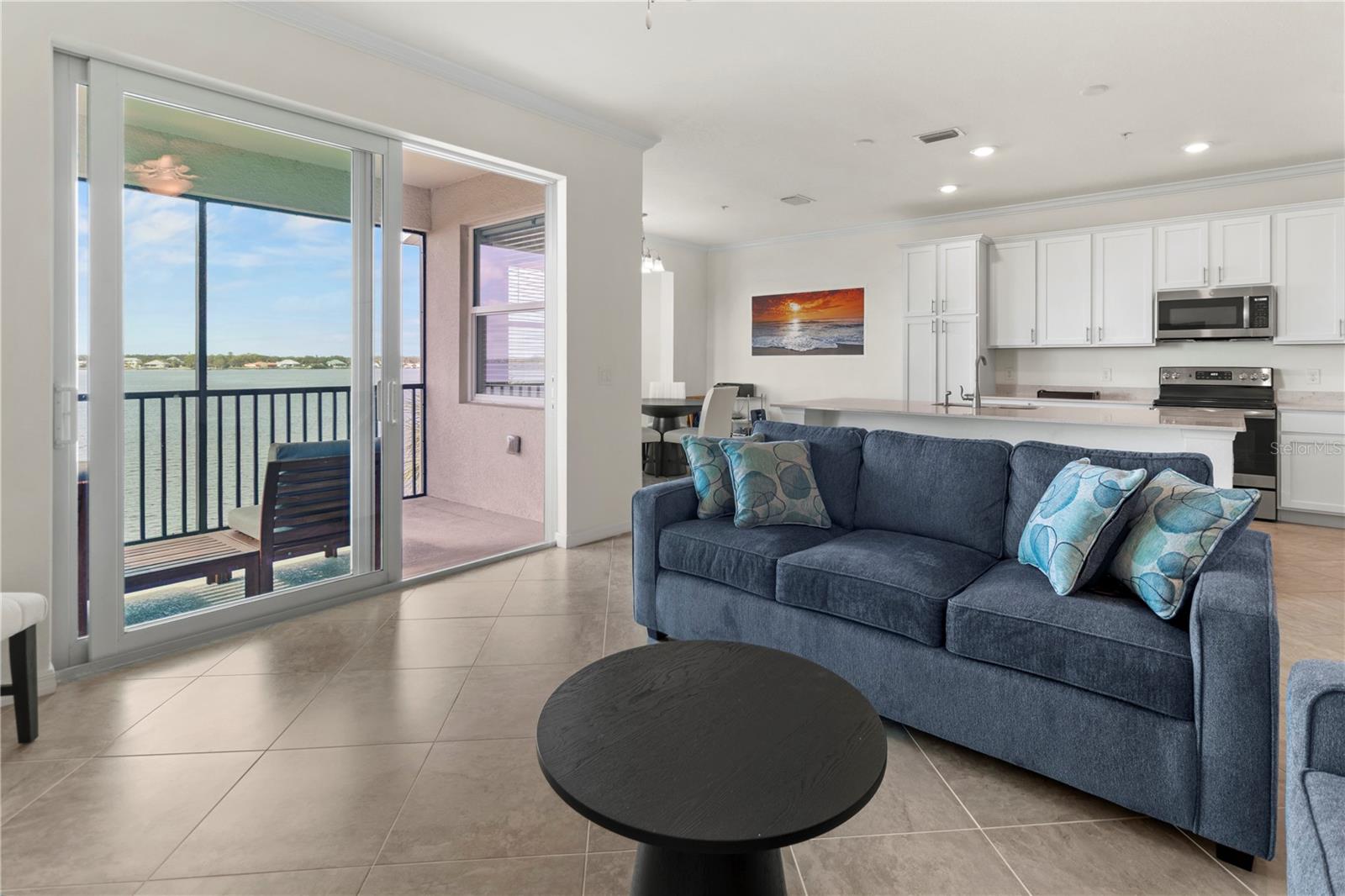 Image 24 of 77 For 1030 Tidewater Shores Loop 401