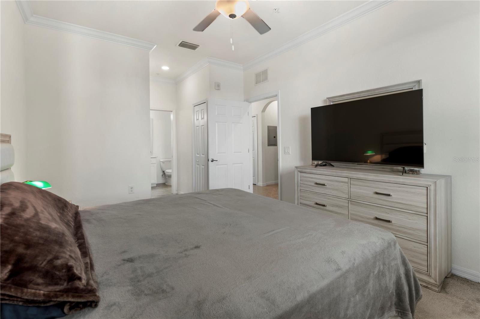 Image 27 of 77 For 1030 Tidewater Shores Loop 401