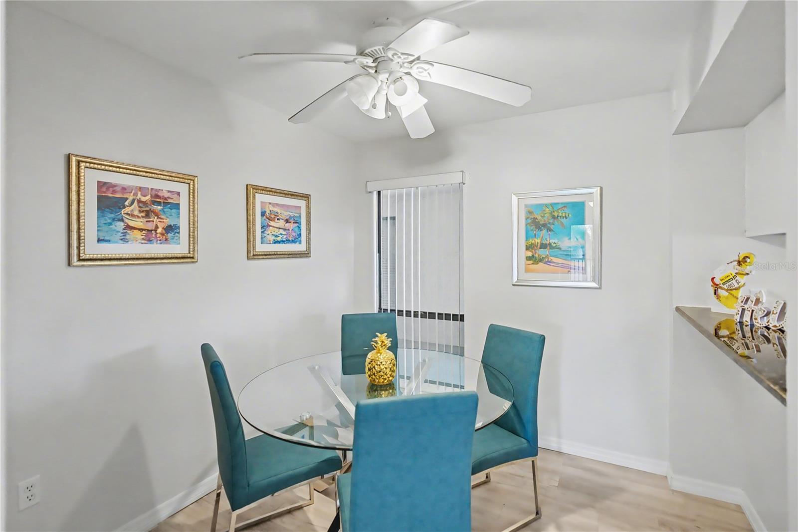 Image 13 of 49 For 6157 Midnight Pass Road E23