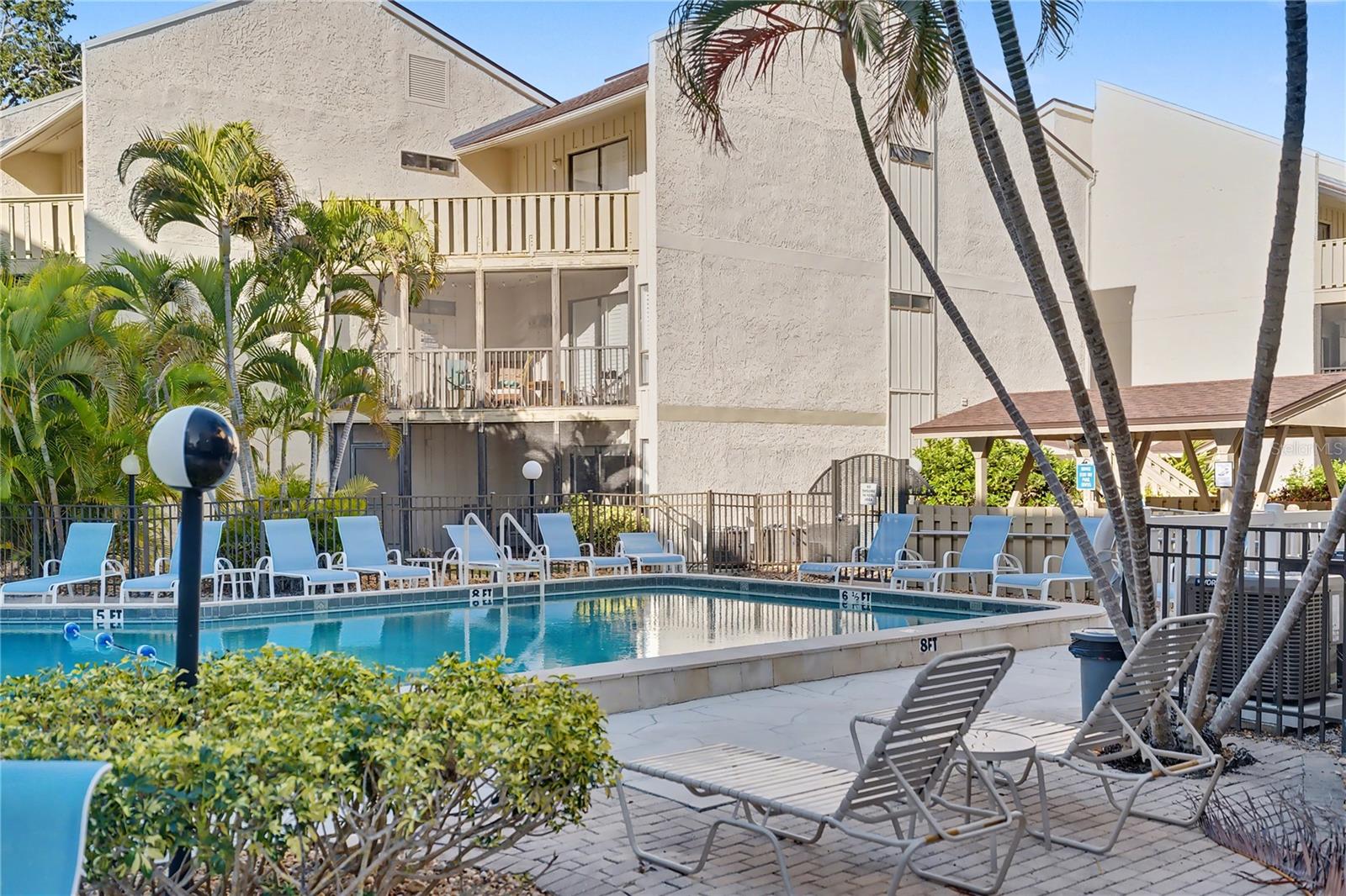 Image 34 of 49 For 6157 Midnight Pass Road E23