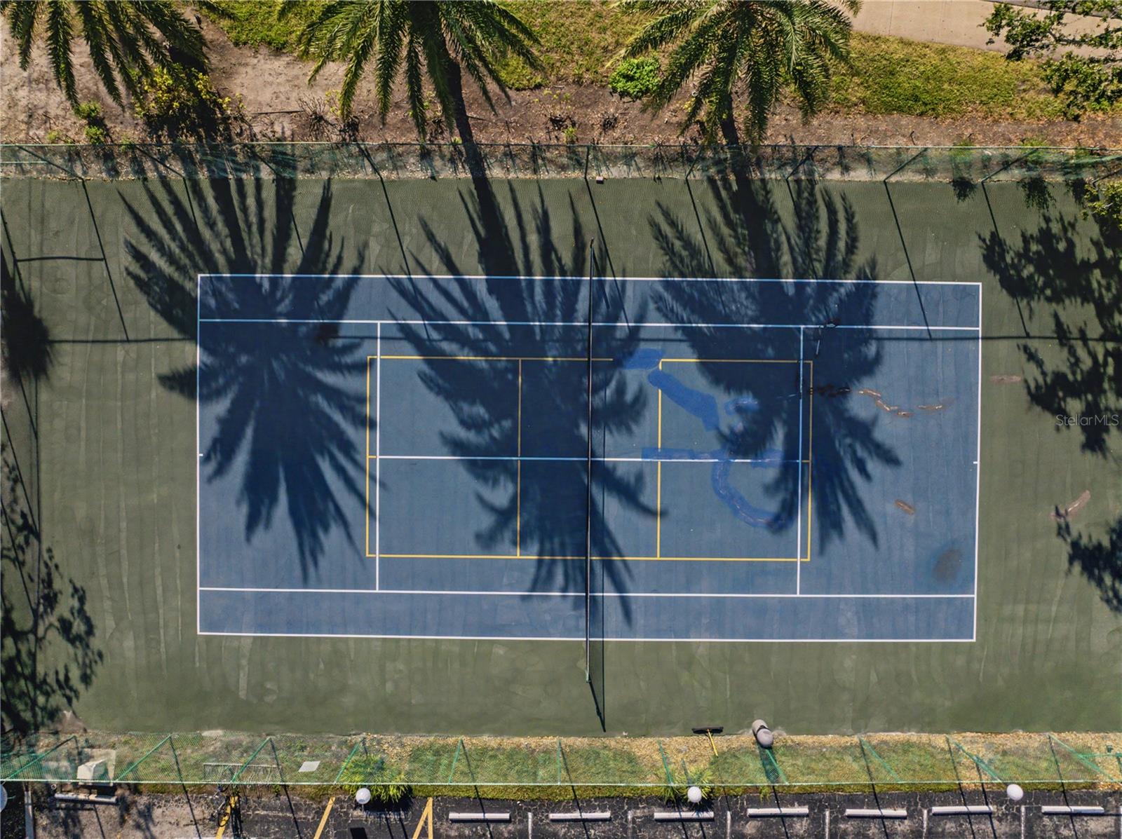 Image 39 of 49 For 6157 Midnight Pass Road E23