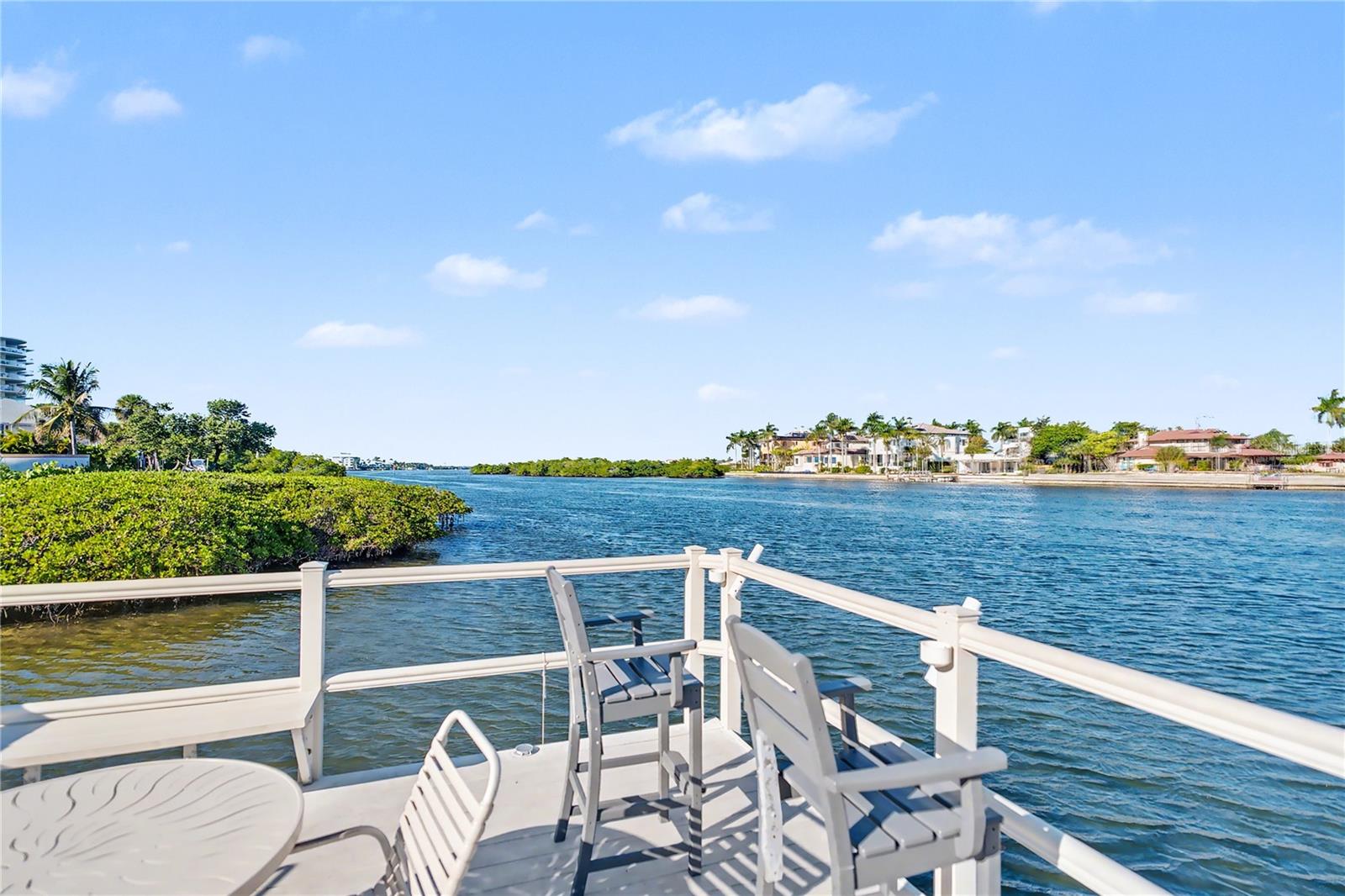 Image 42 of 49 For 6157 Midnight Pass Road E23