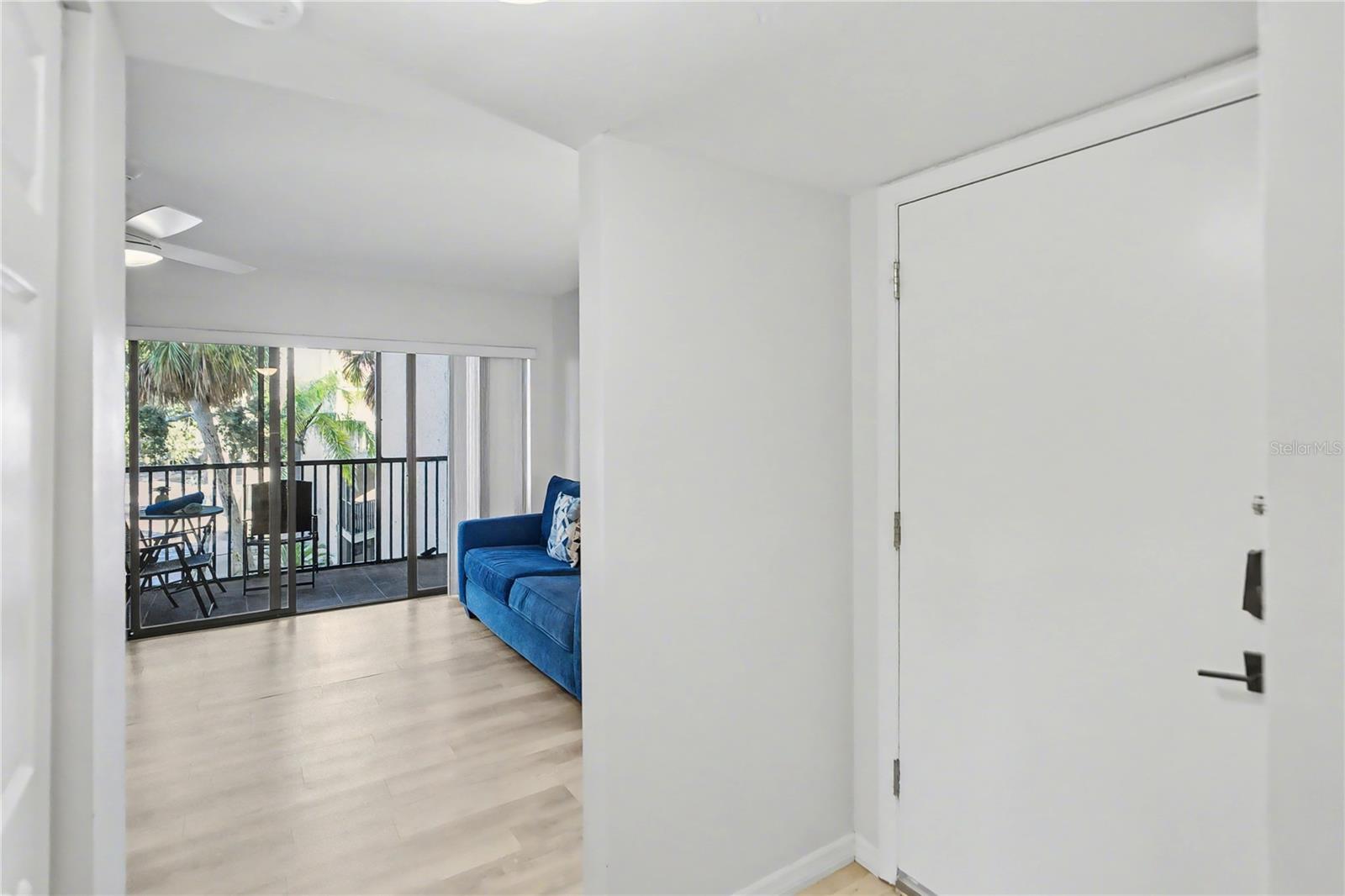 Image 7 of 49 For 6157 Midnight Pass Road E23