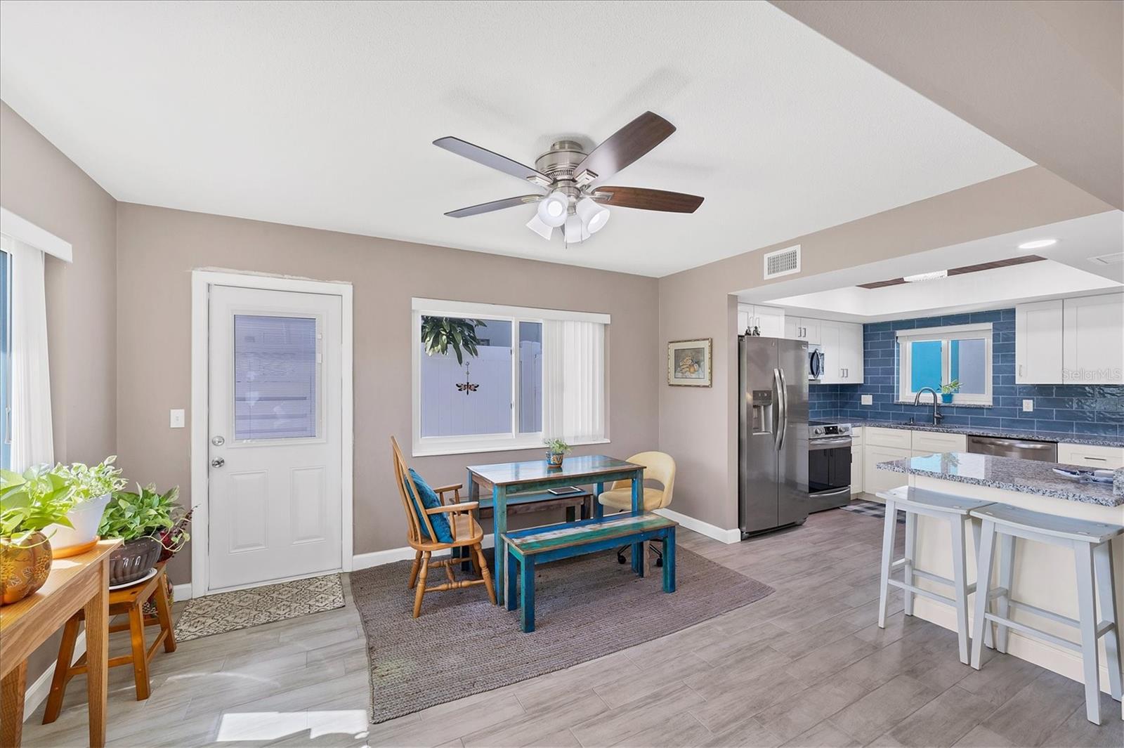 Image 12 of 45 For 3806 Roxane Boulevard 161