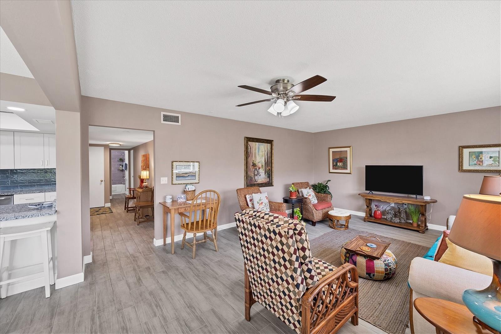 Image 15 of 45 For 3806 Roxane Boulevard 161