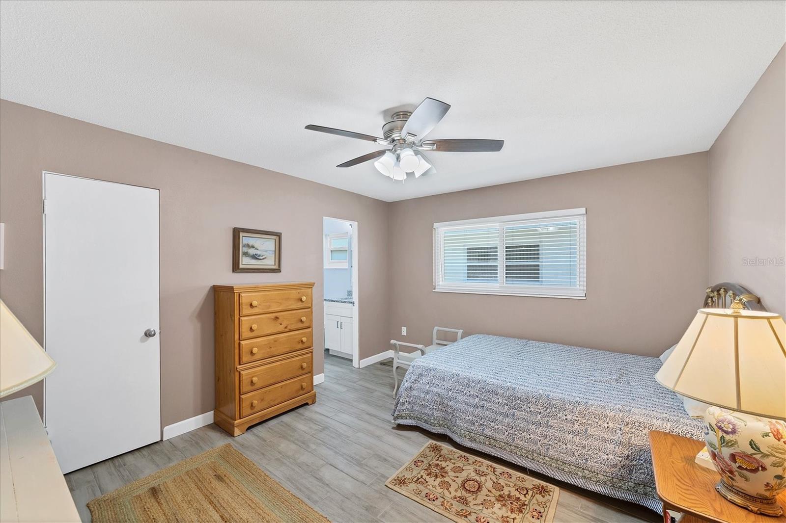 Image 19 of 45 For 3806 Roxane Boulevard 161