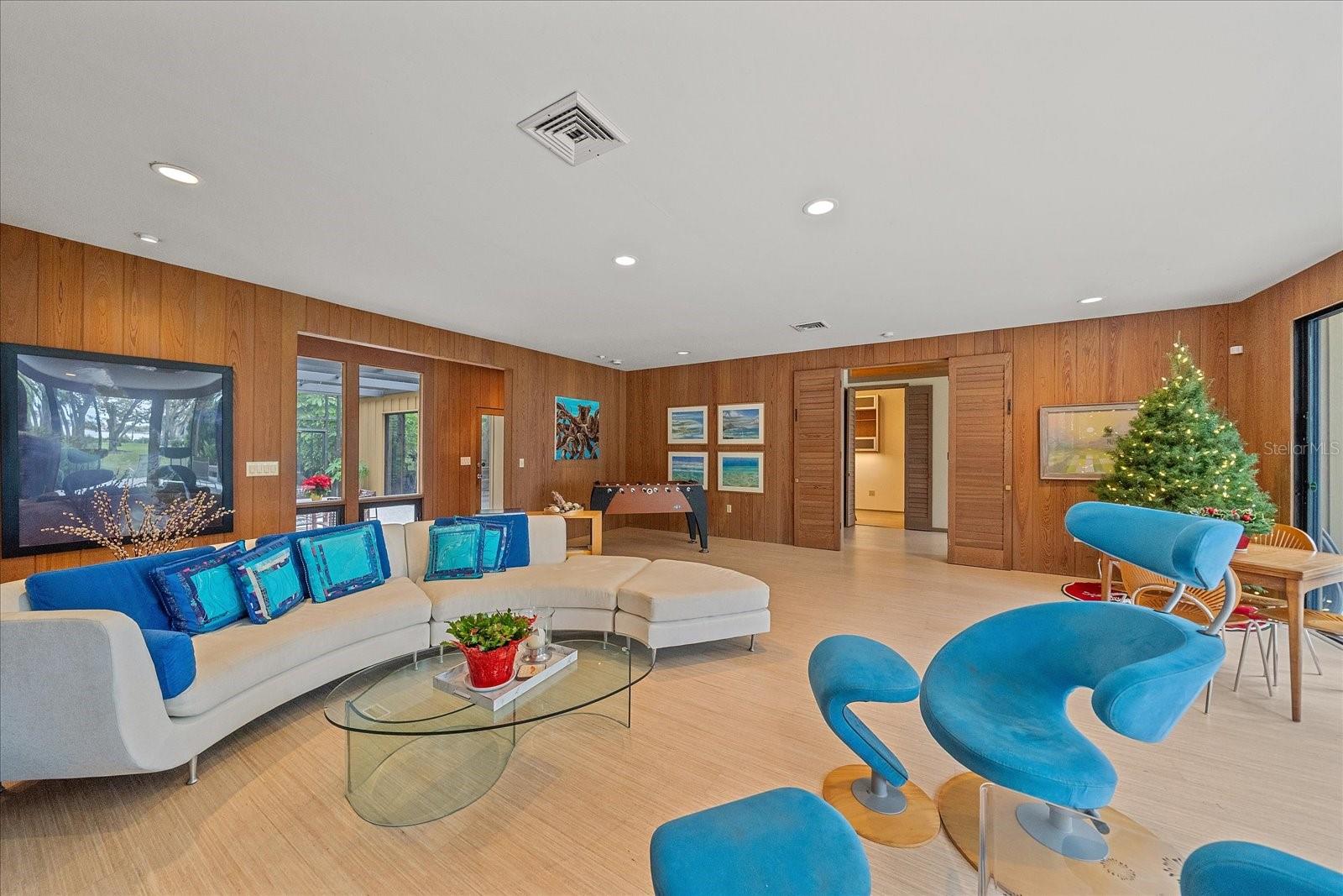 Image 11 of 81 For 3348 Old Oak Drive