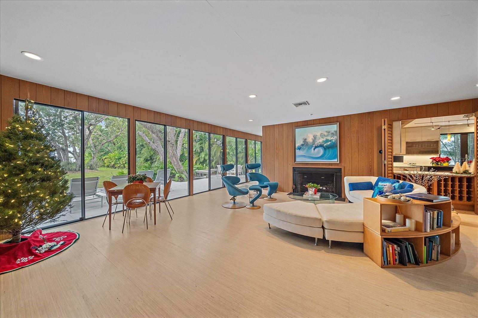 Image 13 of 81 For 3348 Old Oak Drive