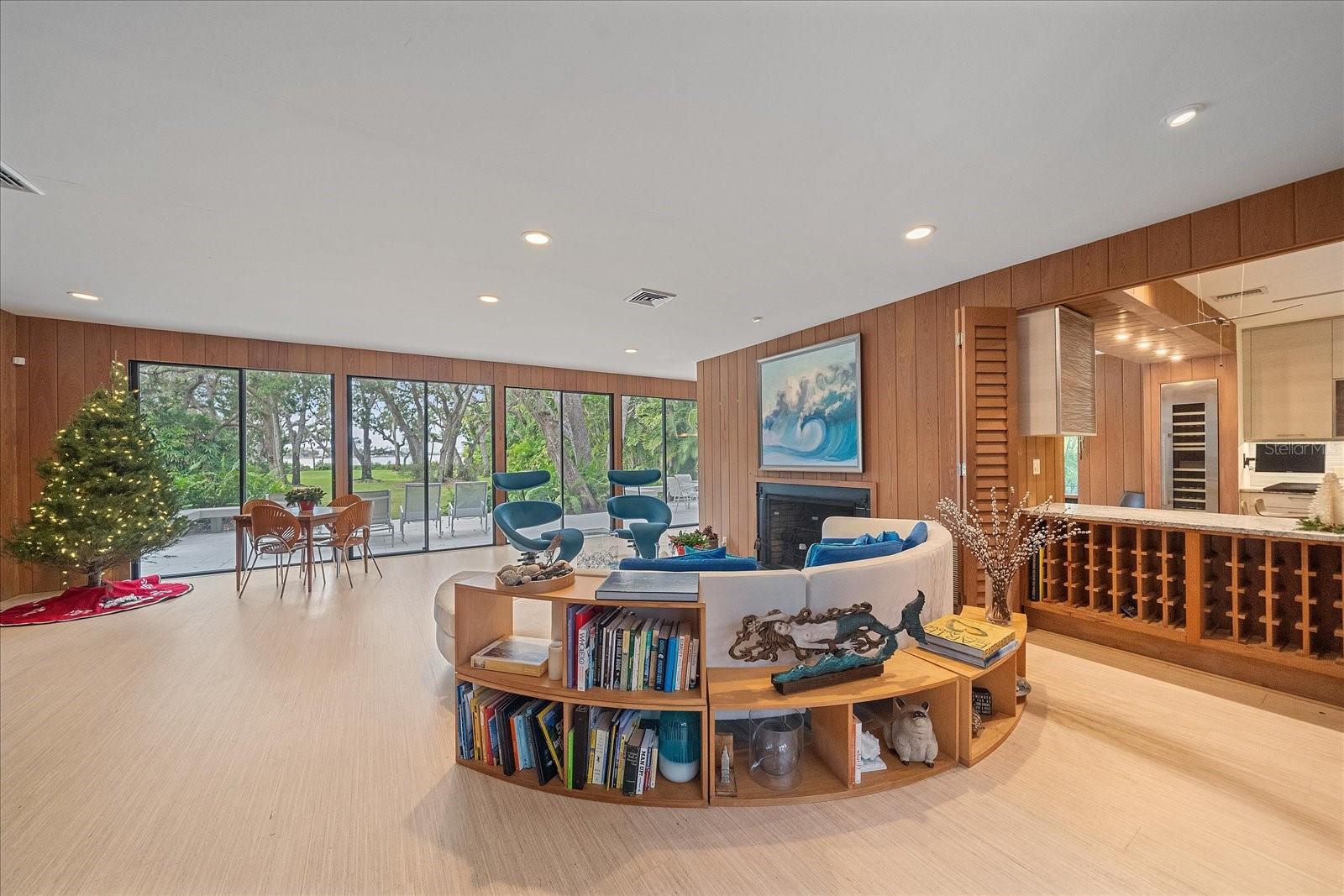 Image 14 of 81 For 3348 Old Oak Drive