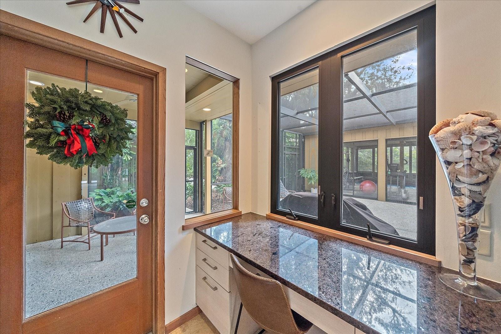 Image 21 of 81 For 3348 Old Oak Drive