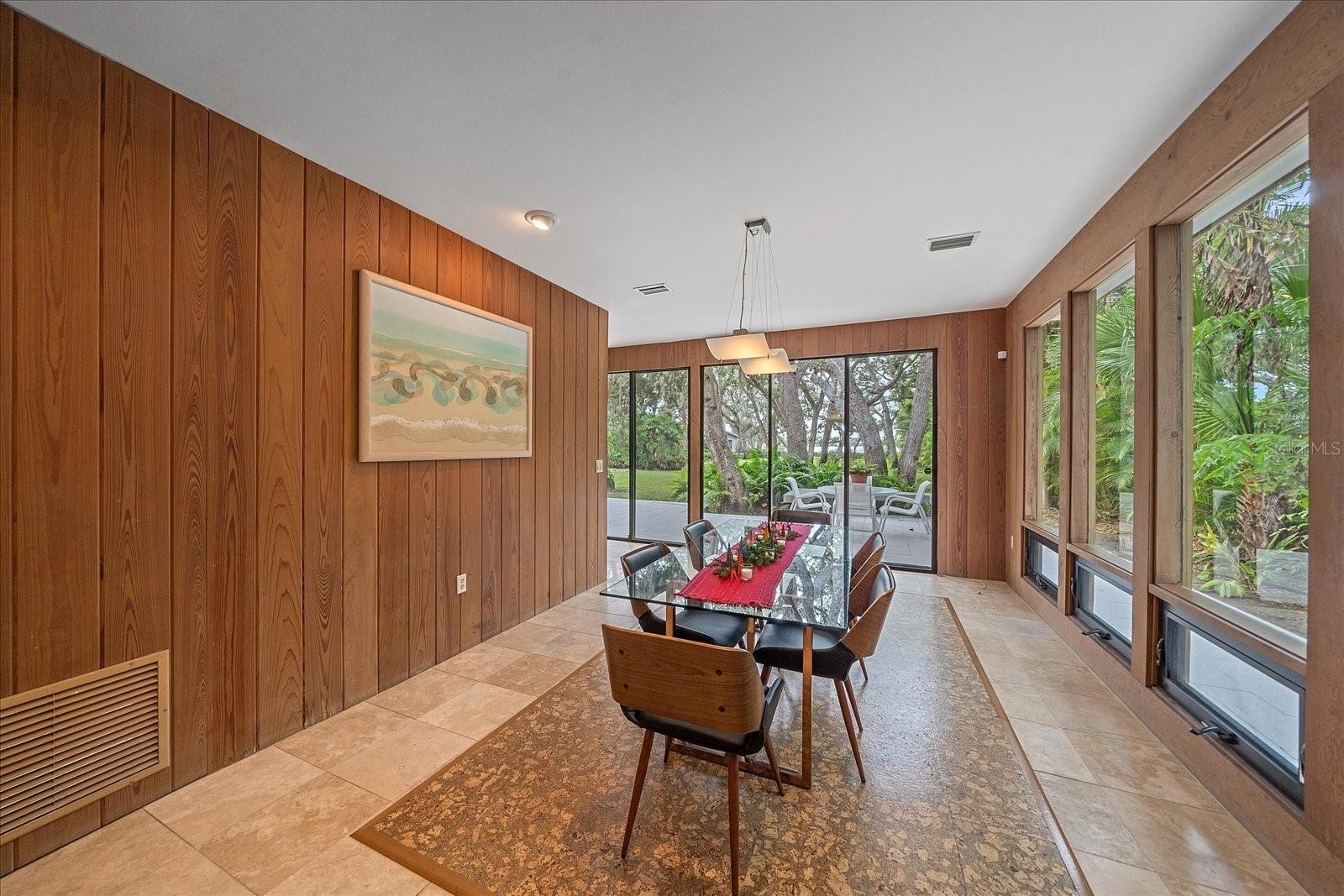 Image 24 of 81 For 3348 Old Oak Drive