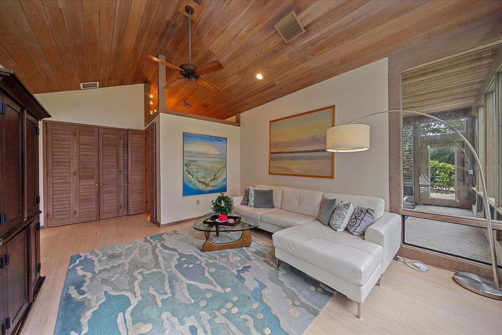 Image 26 of 81 For 3348 Old Oak Drive