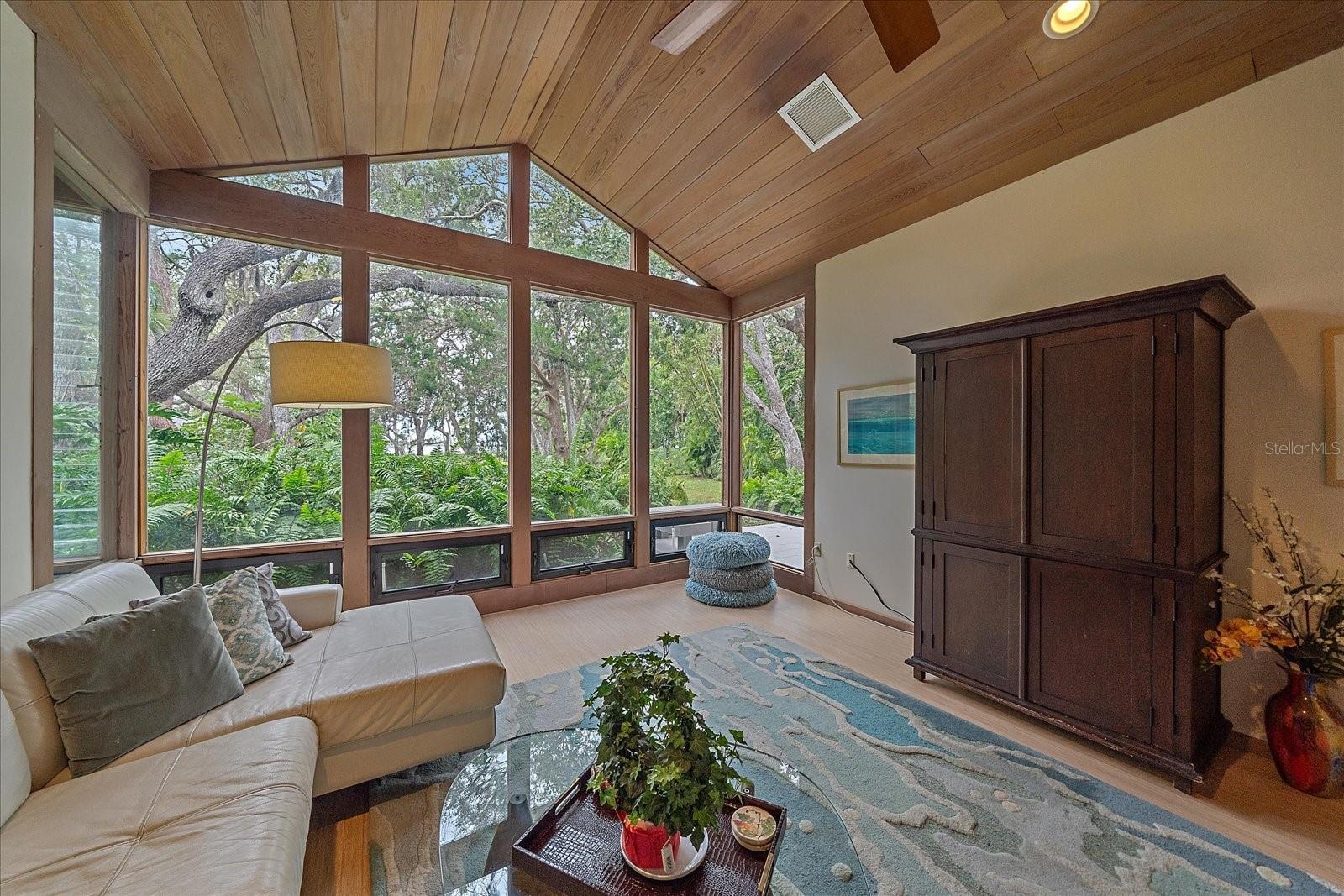 Image 27 of 81 For 3348 Old Oak Drive