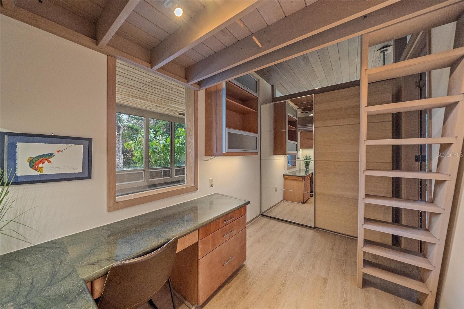 Image 29 of 81 For 3348 Old Oak Drive