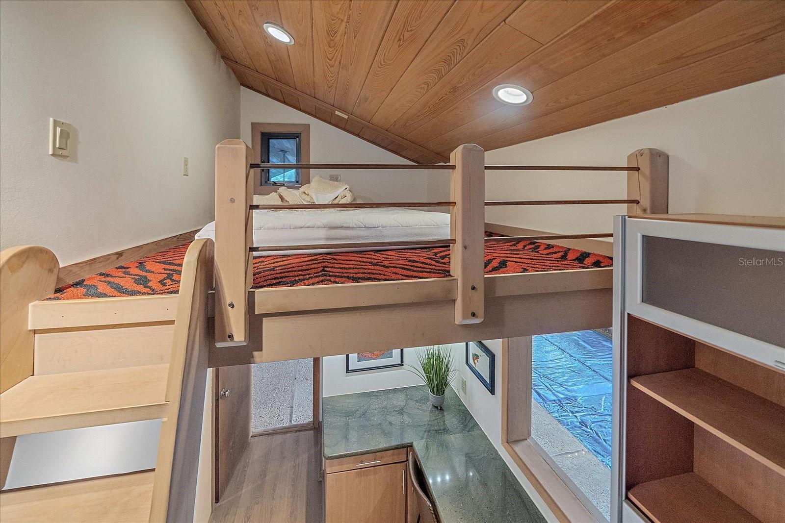 Image 30 of 81 For 3348 Old Oak Drive