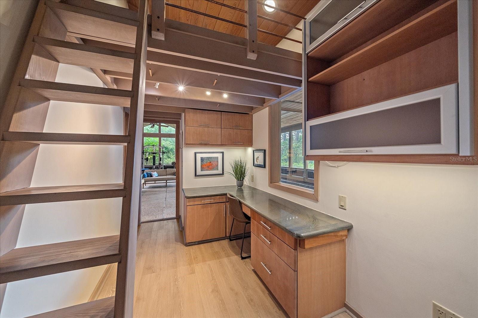 Image 31 of 81 For 3348 Old Oak Drive