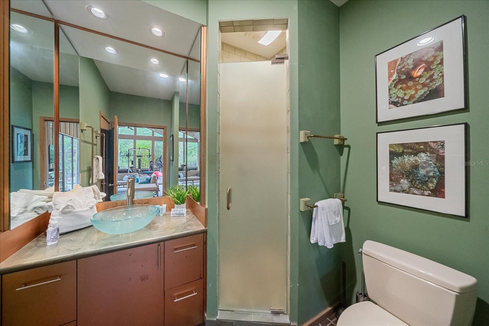 Image 32 of 81 For 3348 Old Oak Drive