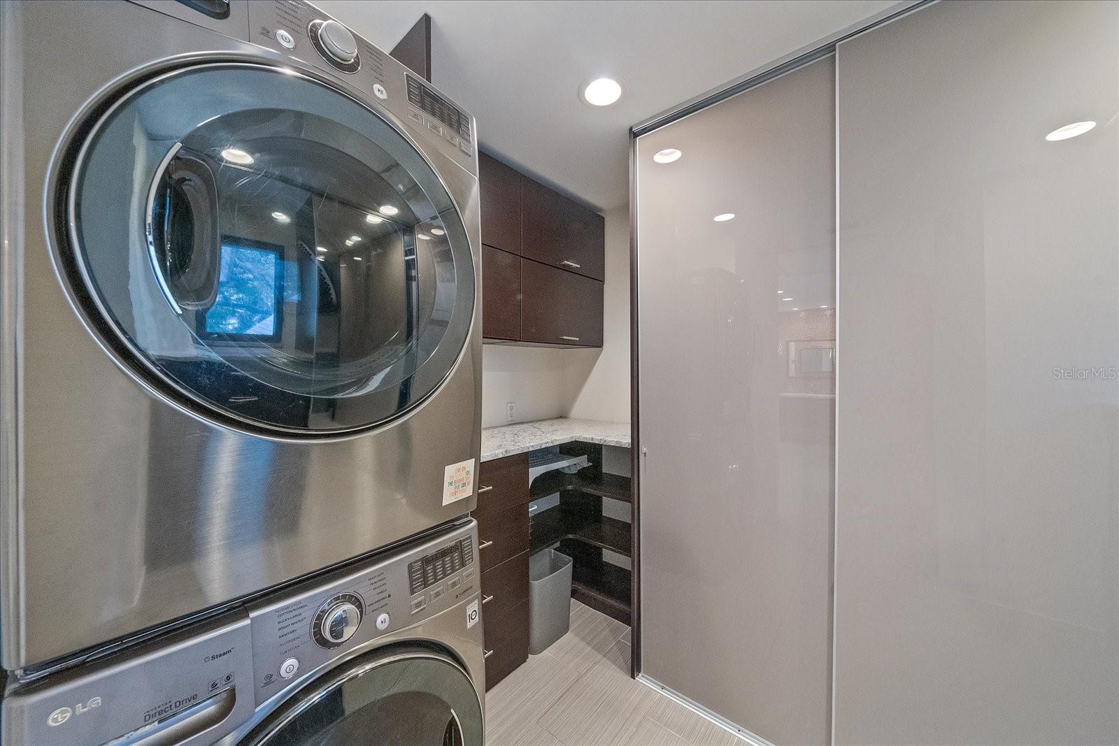 Image 47 of 81 For 3348 Old Oak Drive