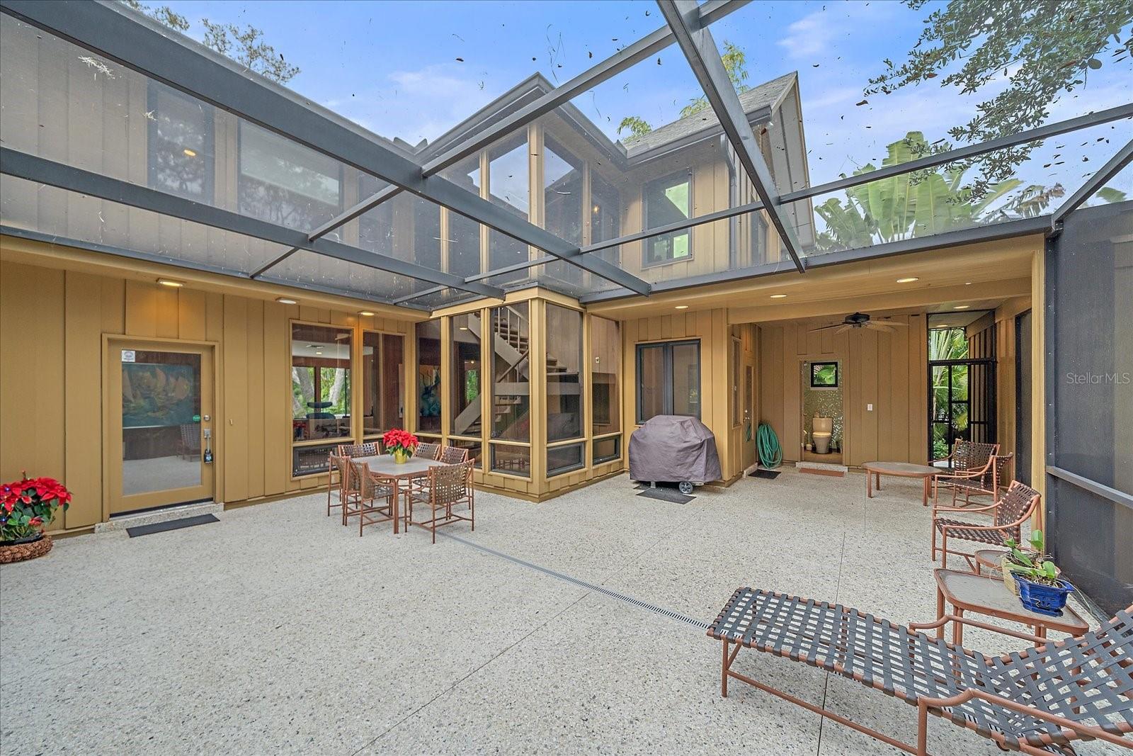 Image 6 of 81 For 3348 Old Oak Drive