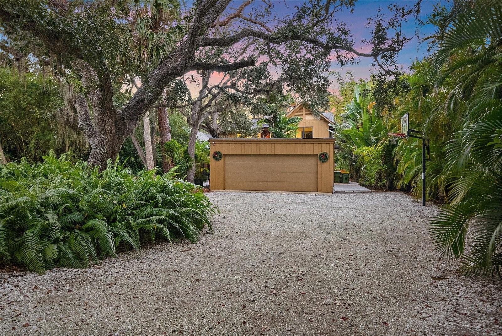 Image 79 of 81 For 3348 Old Oak Drive