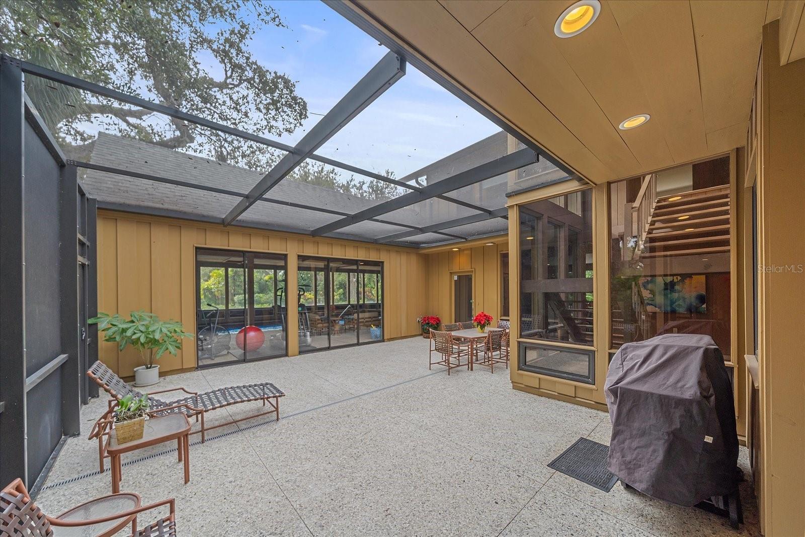 Image 9 of 81 For 3348 Old Oak Drive