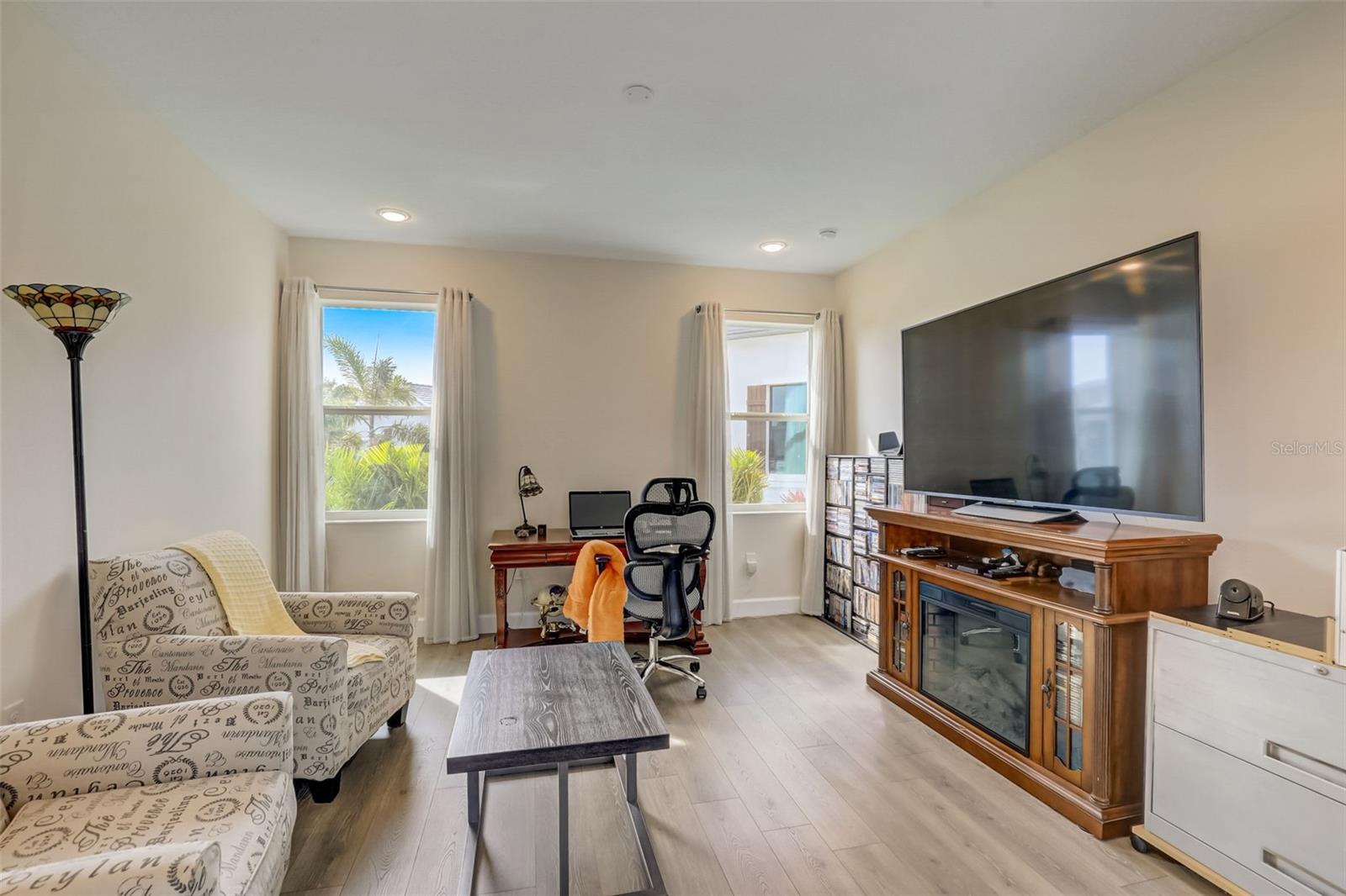 Image 29 of 48 For 7725 Sandhill Lake Drive